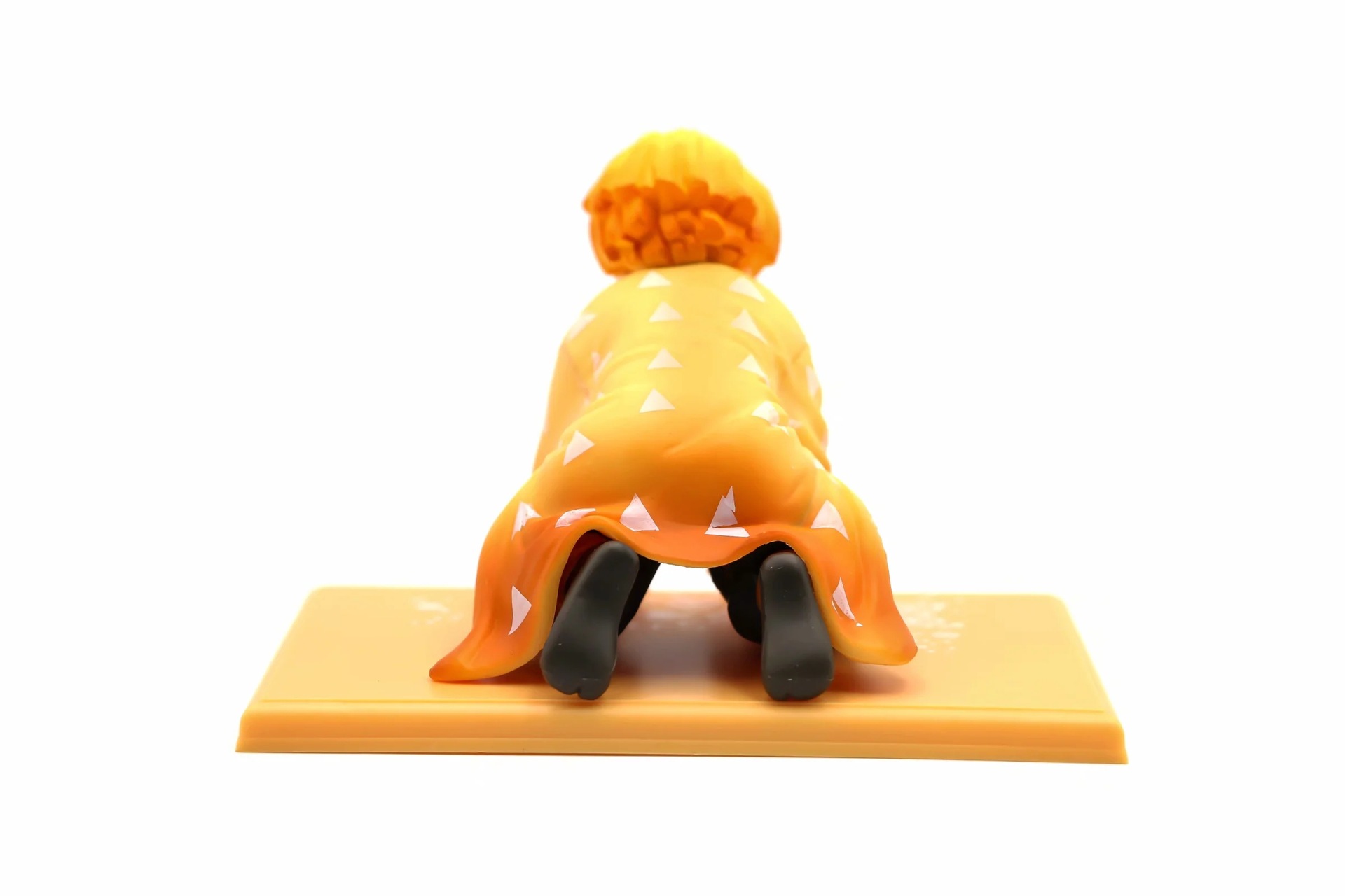 Action Figure Kimetsu no Yaiba ฟิกเกอร์ ดาบพิฆาตอสูร อากาสึมะ เซ็นนิตสึ ขนาดความสูง 7.5 ซม. มีฐาน พร้อมกล่อง งานสวย