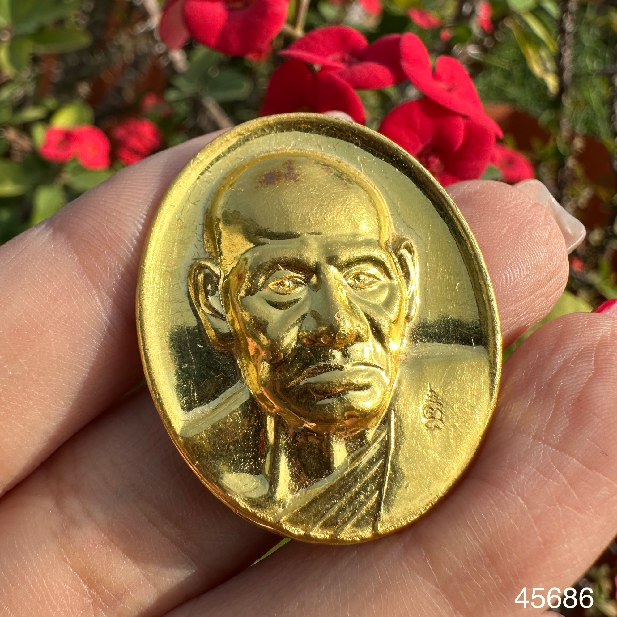 รหัส 45686 เหรียญทองคำ พระครูศีลนิวาส หลวงปู่โม้ วัดสน รุ่น บูรณะอุโบสถ ปี2554 ตอกโค้ด33 สวยน่าสะสม นน. 34.25 g
