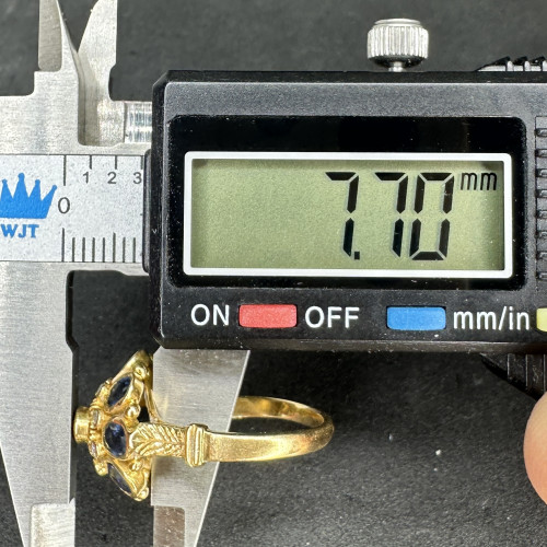 รหัส 64183 แหวน ไพลิน ทรงพุ่ม ฝังเพชร 8 เม็ด 0.08 กะรัต ทอง90 ขนาด 53 นน. 5.44 g