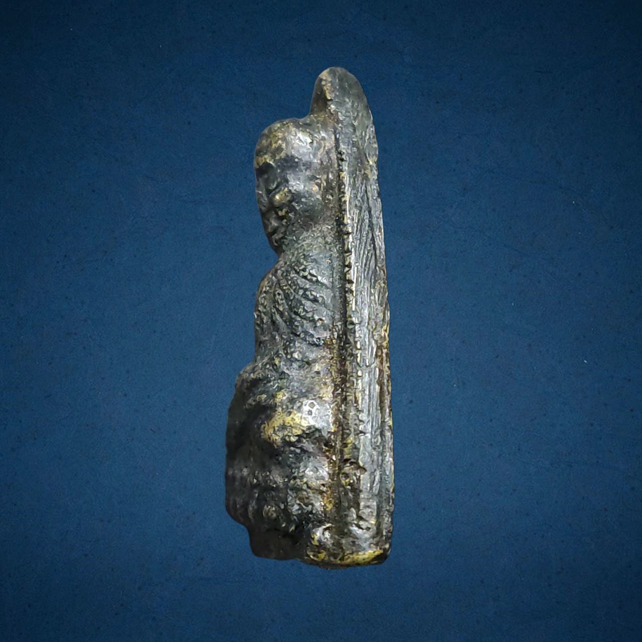 หล่อหลังเตารีด พิมพ์หน้าจีน หลวงปู่ทวด วัดช้างให้ ปัตตานี ปี 2508