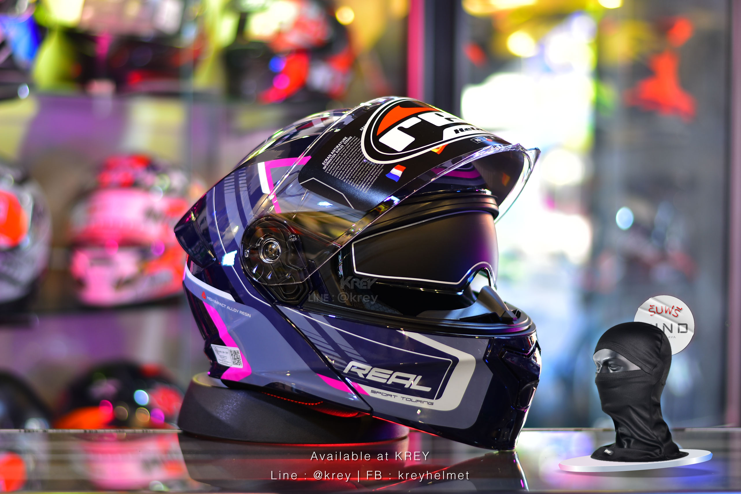 Real model Atlas Stratus Dark Blue Pink