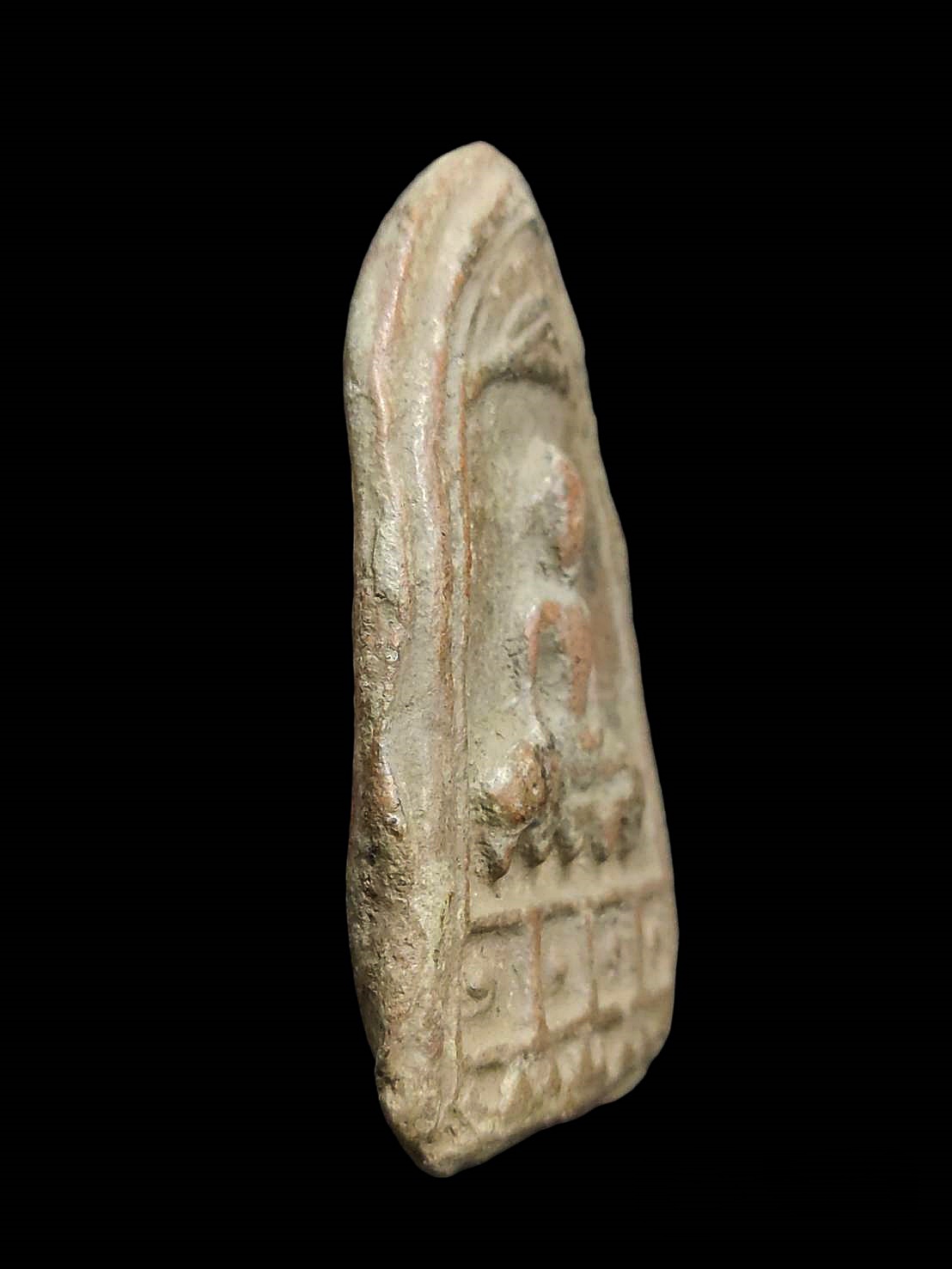 พระร่วงนั่งซุ้มบัลลังค์ กรุ สปจ กำแพงเพชร เนื้อดิน