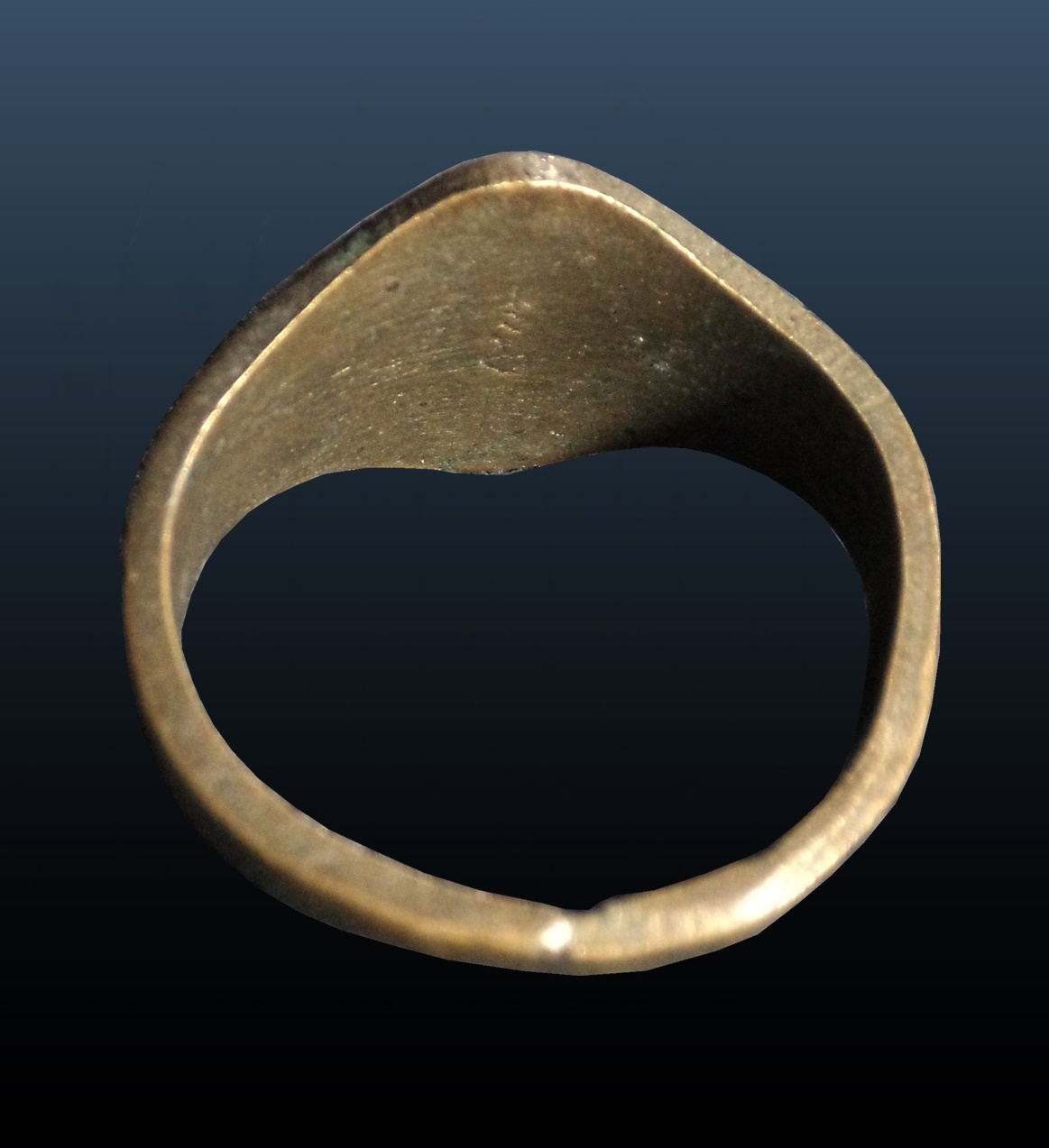 แหวนหลวงพ่อพุฒ เจ้าคุณสุชัยมุนี วัดศรีวิชัยวัฒนาราม จ.ชัยนาท ปี2517