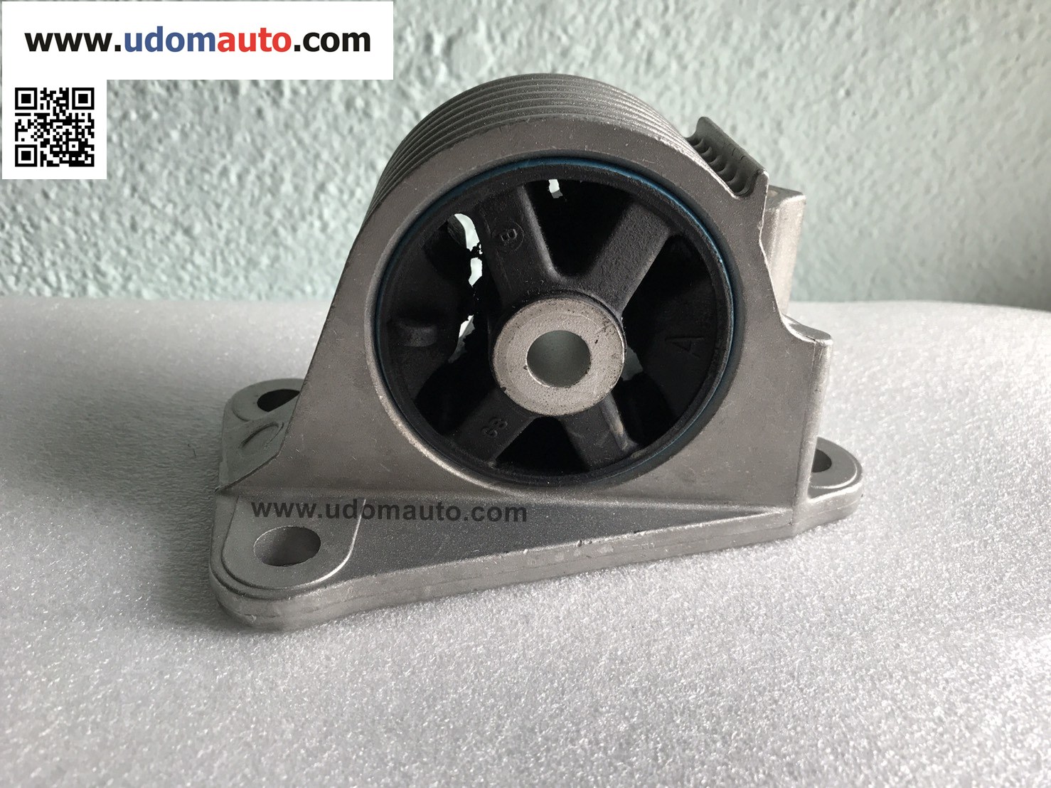 ยางรองแท่นเครื่อง(ตัวบน) ด้านขวา MINI R50, R53 (รูปจริง) / Engine Mounting, 22116756405