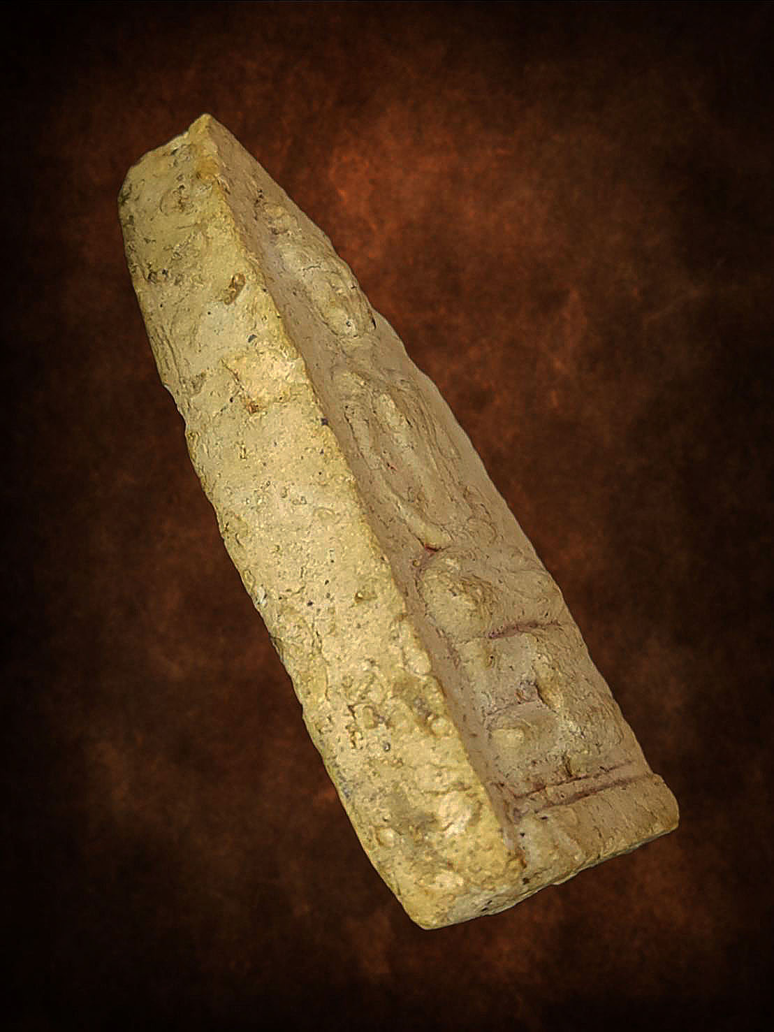 พระเนื้อผงพิมพ์วัดสามปลื้ม กลีบบัวเศียรแหลม พระครูสุพจน์ วัดสุทัศน์ รุ่นอินโดจีน ปี 2484