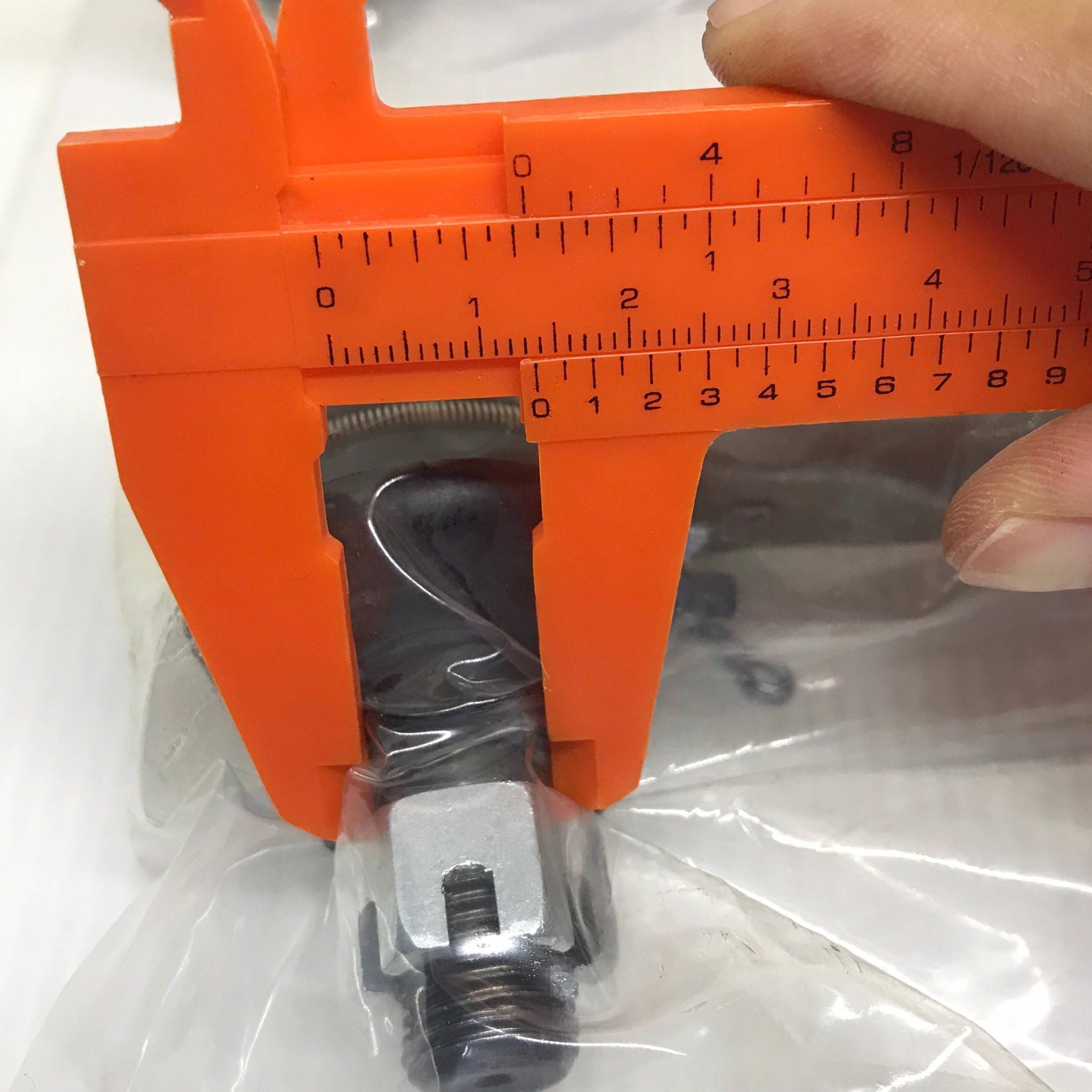 ลูกหมากคันชักยาว TOYOTA TIGER 4WD ตัวแรก ปี 1998-2001 โตโยต้า ไทเกอร์ ยกสูง / เบอร์ SE-2852 / ยี่ห้อ 555 / Three Five (TIE ROD END) 1 คู่ (JAPAN)