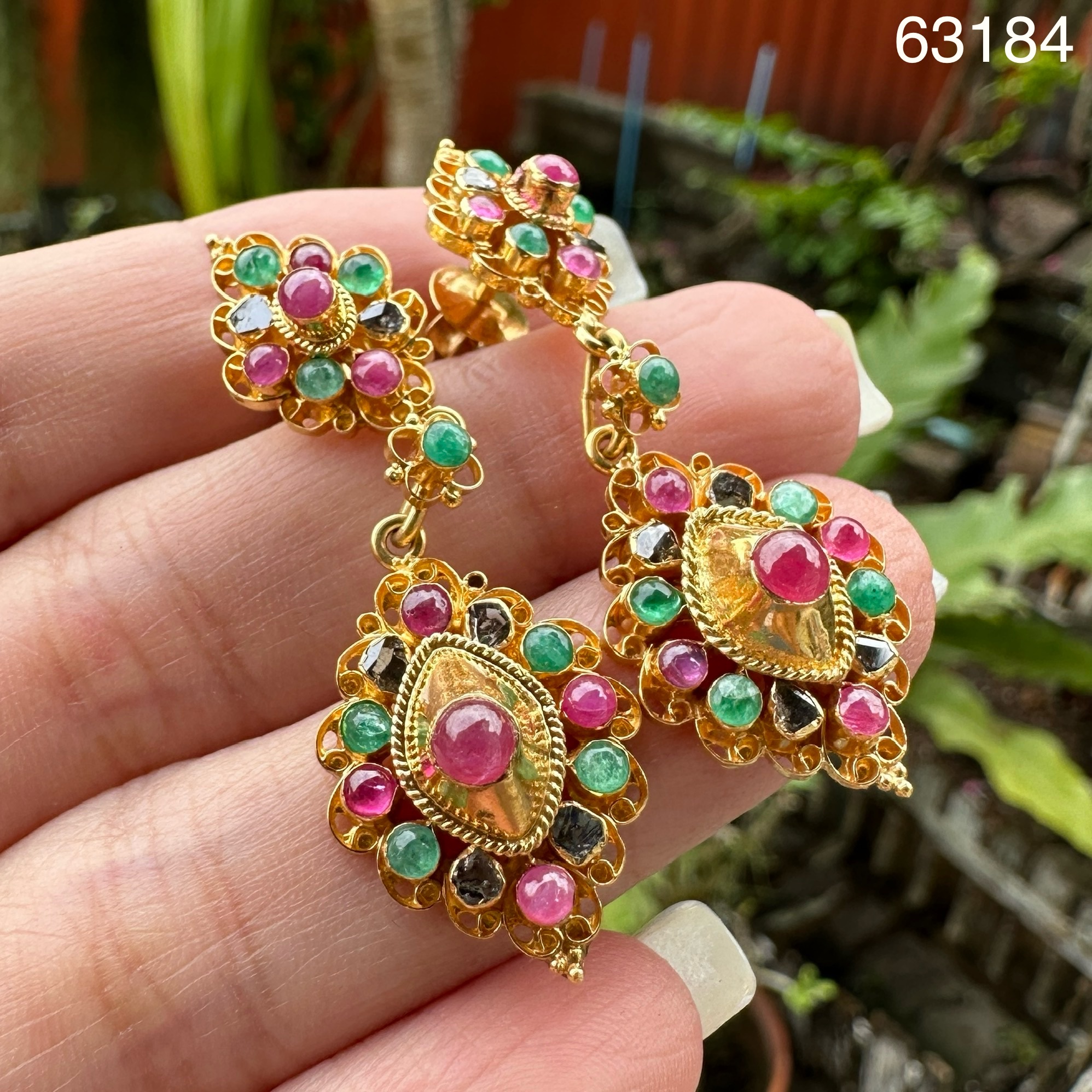 รหัส 63184 ต่างหู 3 สี ทับทิม มรกต เพชรซีก ตุ้งติ้ง ทอง90 งานสวยมาก นน. 7.75 g