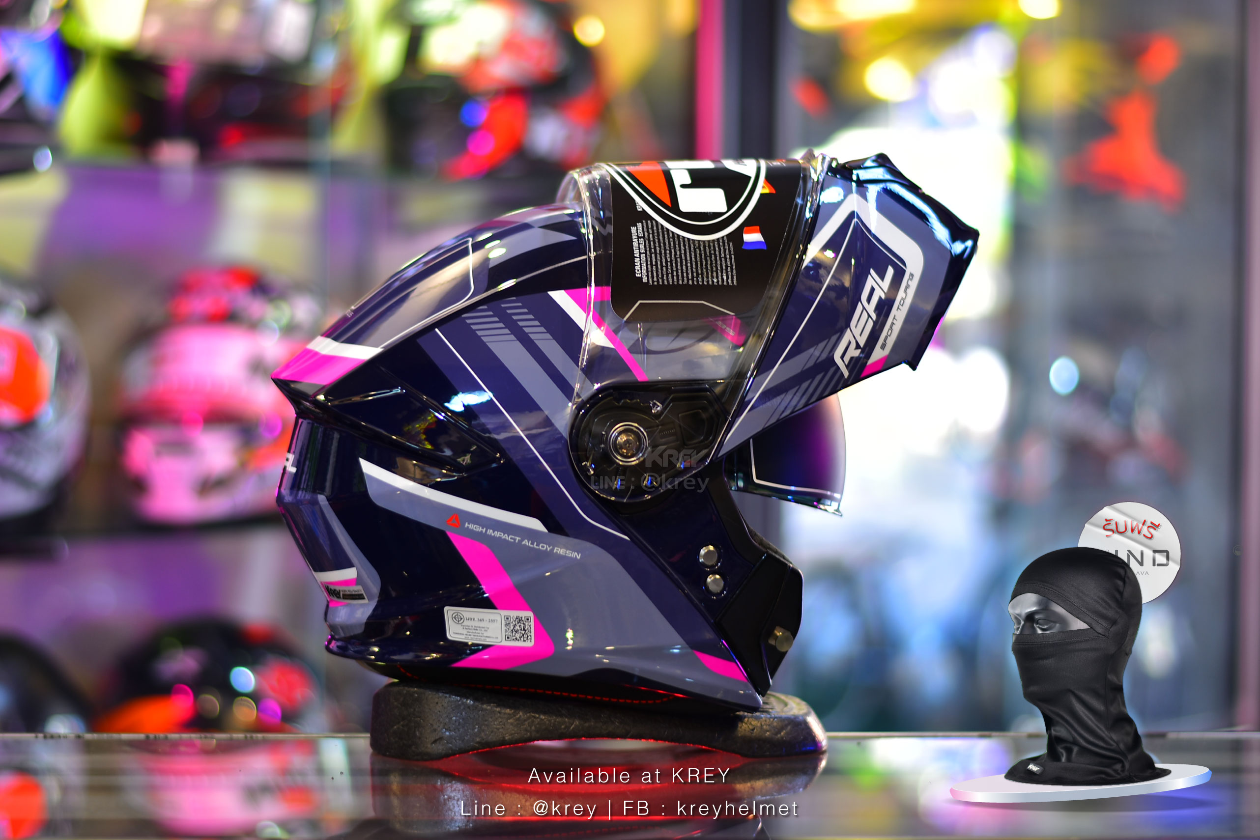 Real model Atlas Stratus Dark Blue Pink