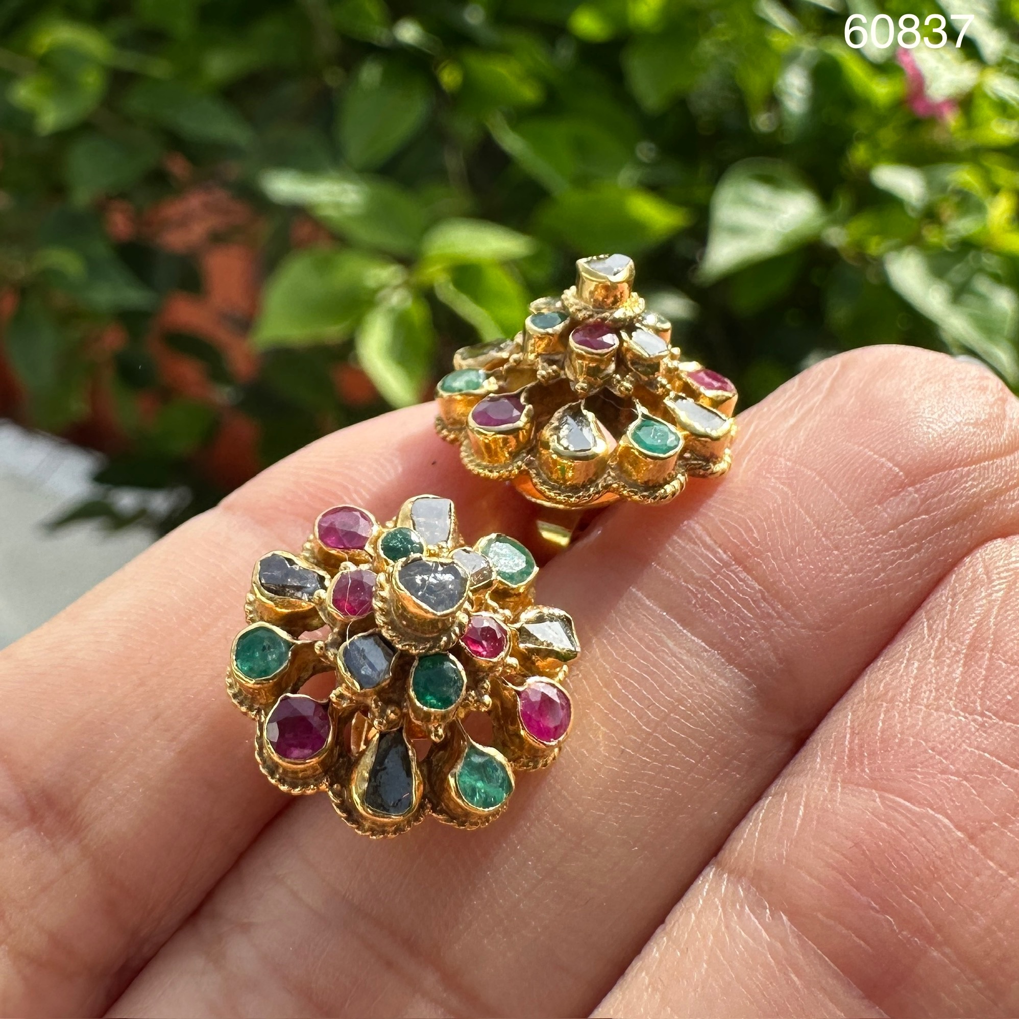รหัส 60837 ต่างหู 3 สี กระจุกกลม ทับทิม มรกต เพชรซีก ทอง90 งานเก่า หลุดจำนำ สวยมาก นน. 5.25 g