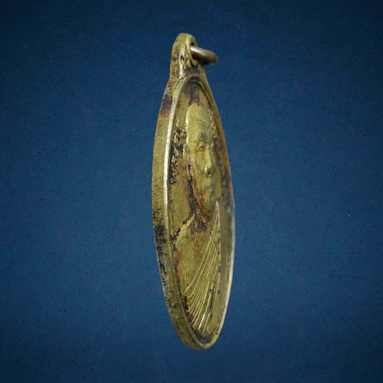 เหรียญรุ่นแรก พระครูขันตยาภรณ์ (หลวงพ่อพักต์) วัดไผ่วง จ.อ่างทอง ปี 2517