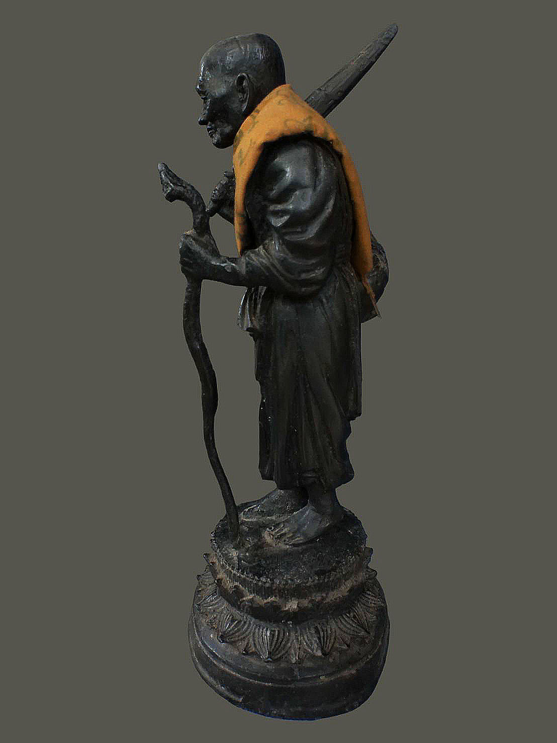 พระบูชาหลวงปู่ทวด วัดช้างให้ พิมพ์พระสีวลี เนื้อทองเหลือง หล่อหนา มีน้ำหนัก ขนาดสูง 12 นิ้ว