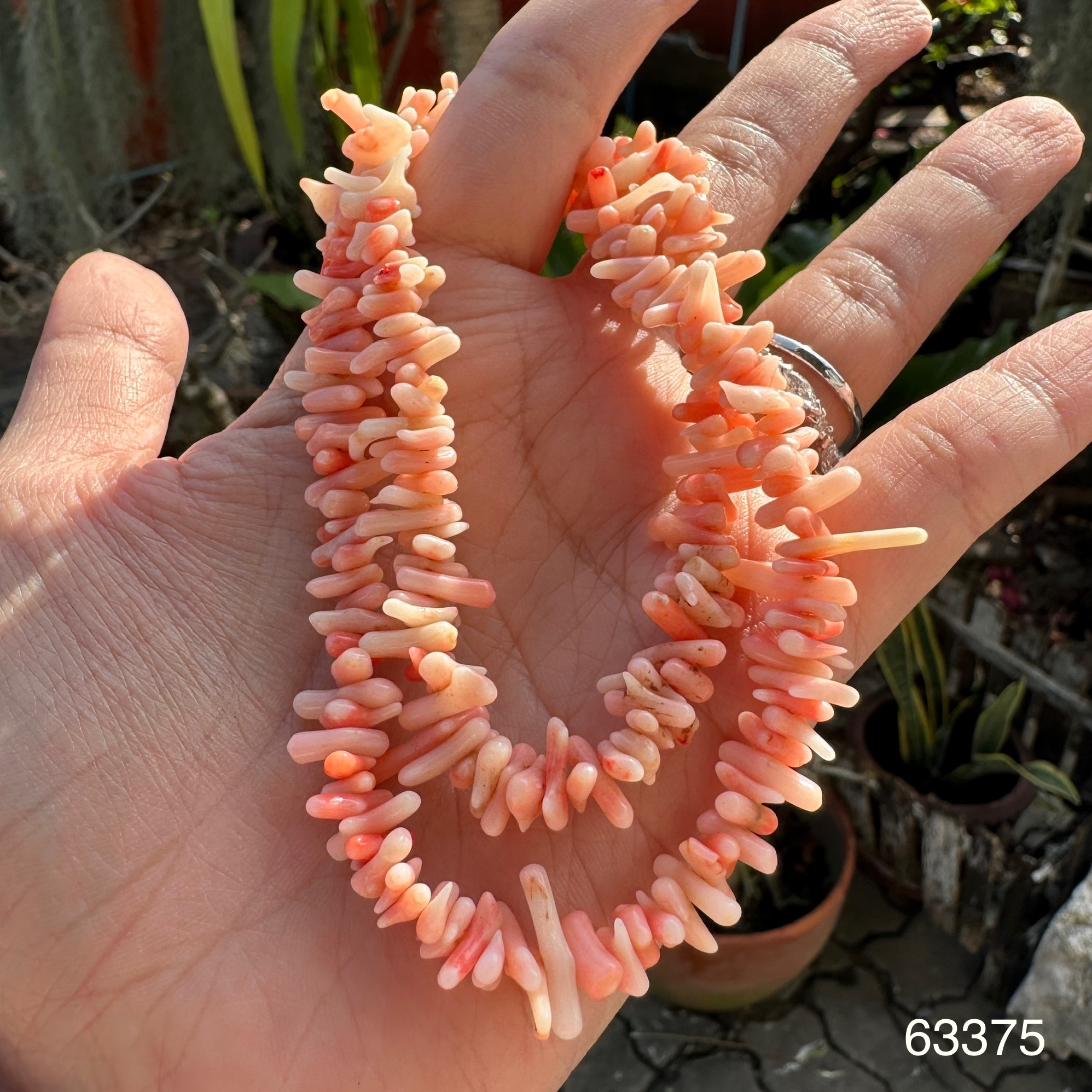 รหัส 63375 สร้อยคอ ปะการัง (Corol) สีโอลด์โรส ตะขอทอง18K ความยาว 18 นิ้ว ร้อยด้วยเอ็น นน. 29.00 g