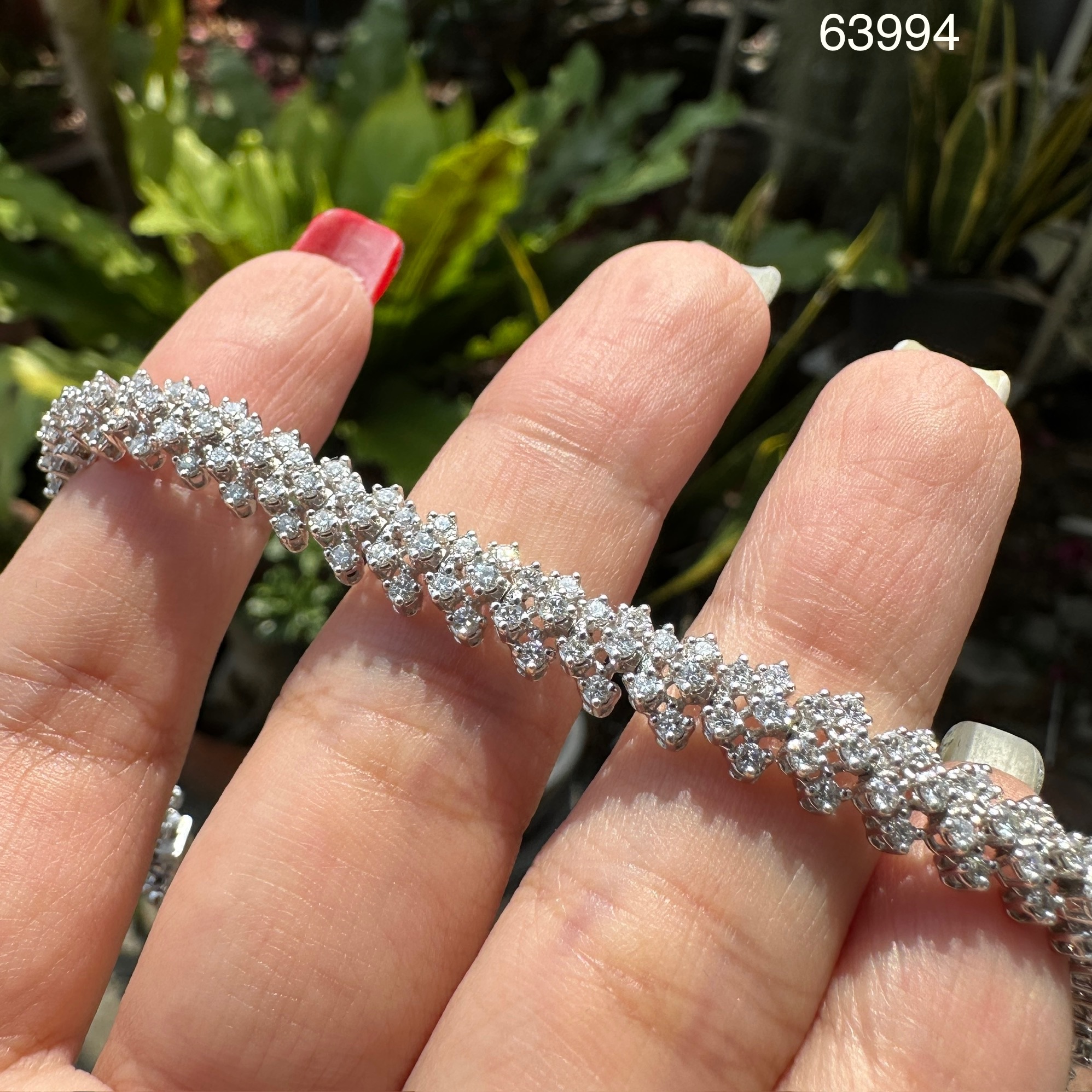 รหัส 63994 สร้อยข้อมือ เพชรรอบ เพชร 205 เม็ด 4.92 กะรัต ทอง18K ความยาว 18.50 ซม. นน. 19.03 g