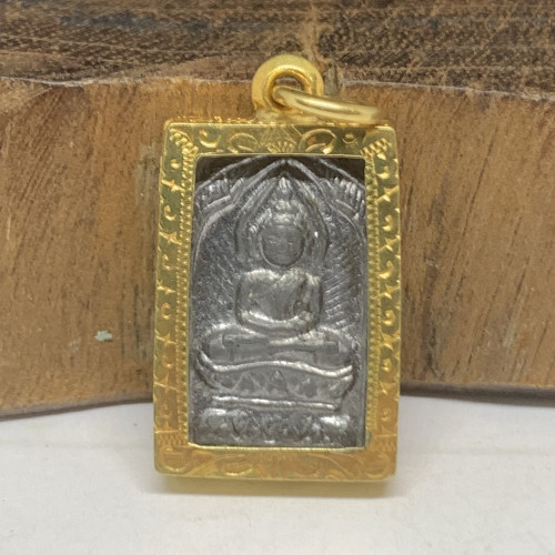 รหัส 65160 พระมเหศวร เนื้อสำริด เลี่ยมทอง60-70% หลุดจำนำ น่าสะสม นน. 9.00 g