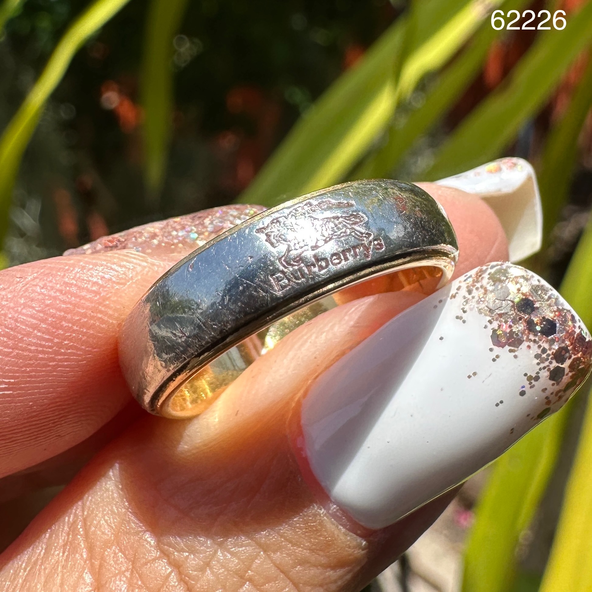 รหัส 62226 แหวน ปลอกมีด แบรนด์ Burberrys งาน Platinum PT900 + ทอง18K size 56 นน. 8.84 g