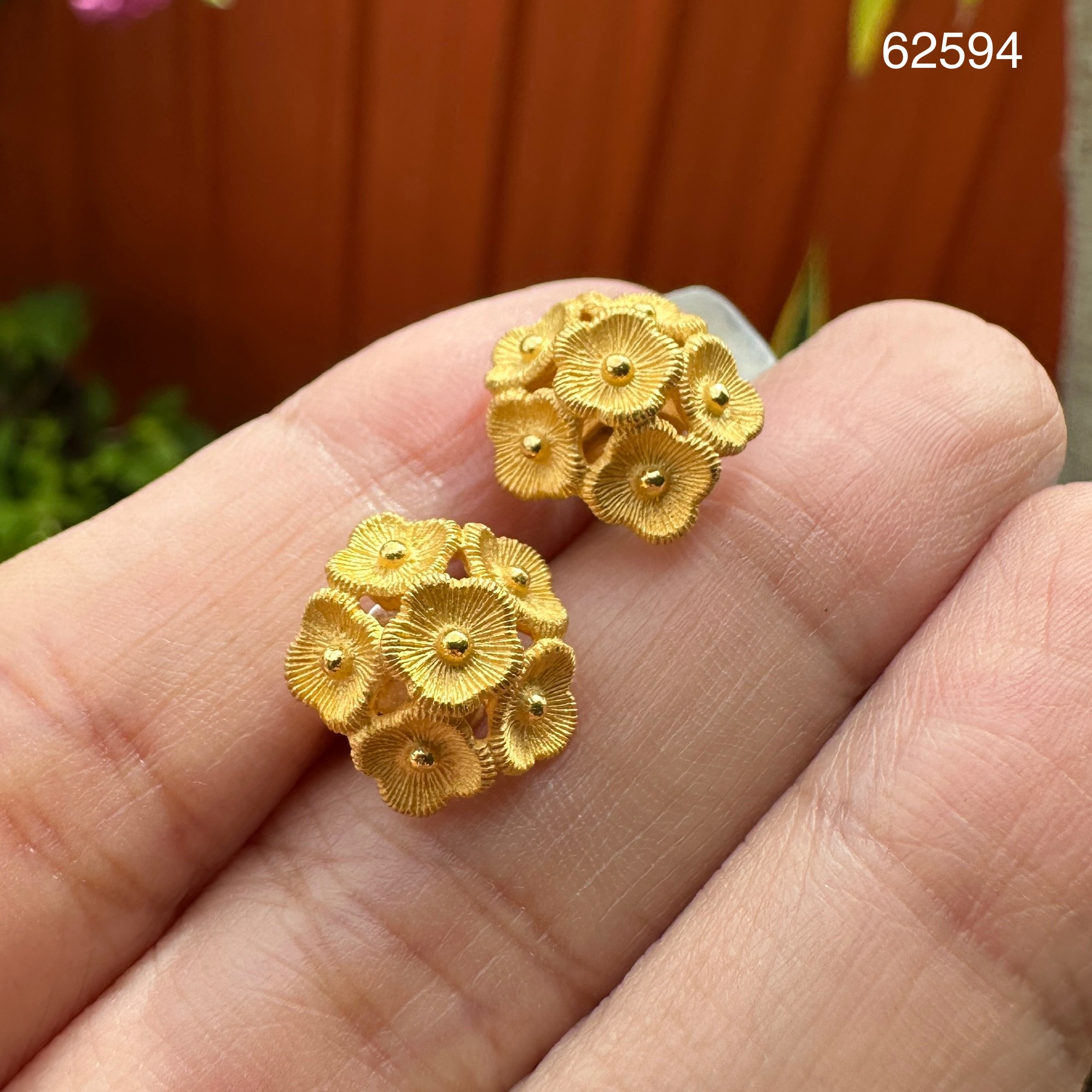 รหัส 62594 ต่างหู Prima Gold ทอง24K กระจุกดอกไม้ แป้นทอง14K งานสวยมาก นน. 6.75 g