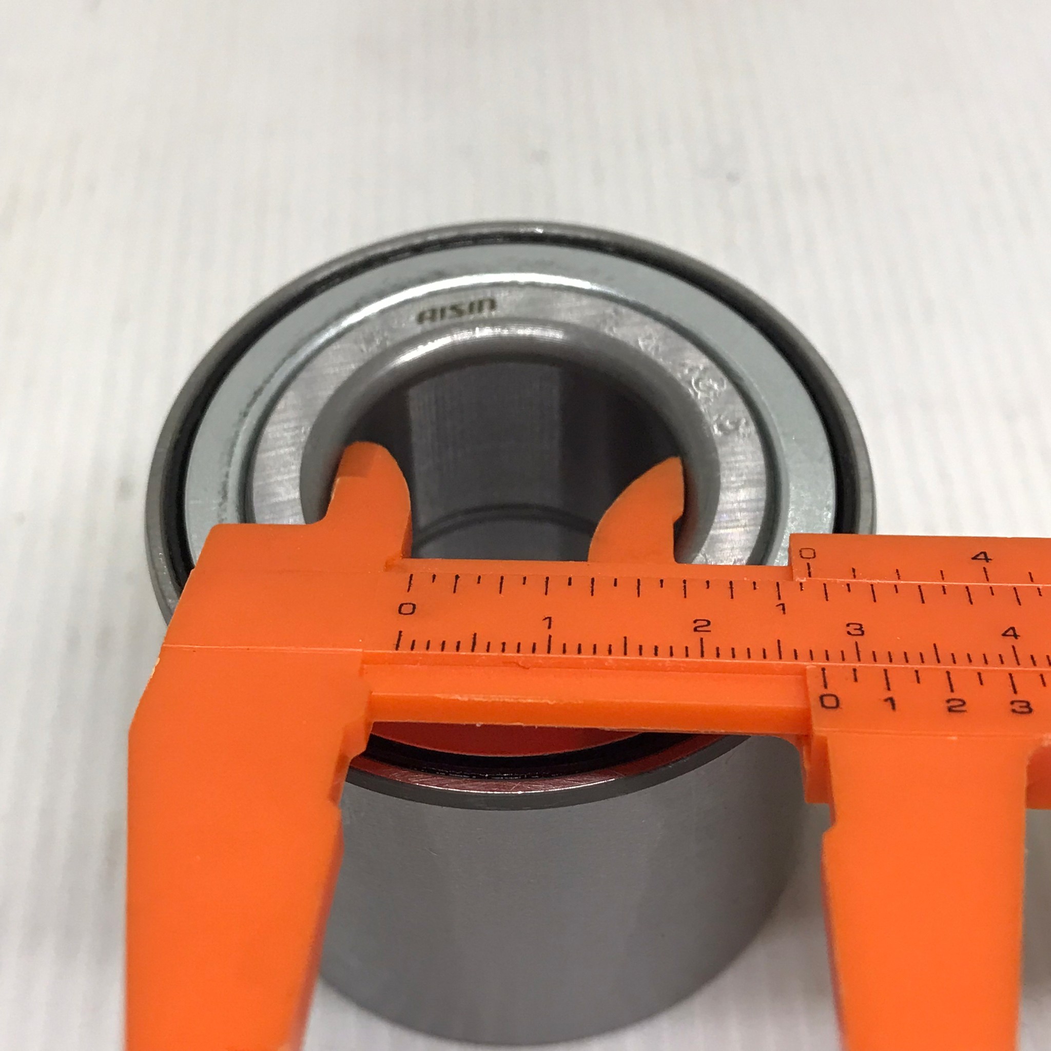 ลูกปืนล้อหลัง MITSUBISHI MIRAGE, ATTRAGE 2011-2019 (ABS) / มิตซูบิชิ มิราจ แอททราจ / ขนาด 28X58x48 / เบอร์ WHBM-0001 / ยี่ห้อ AISIN (wheel bearing front)