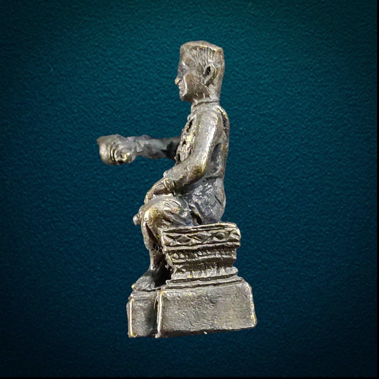 รูปหล่อสมเด็จพระนเรศวร วัดดอนเจดีย์ สุพรรณบุรี