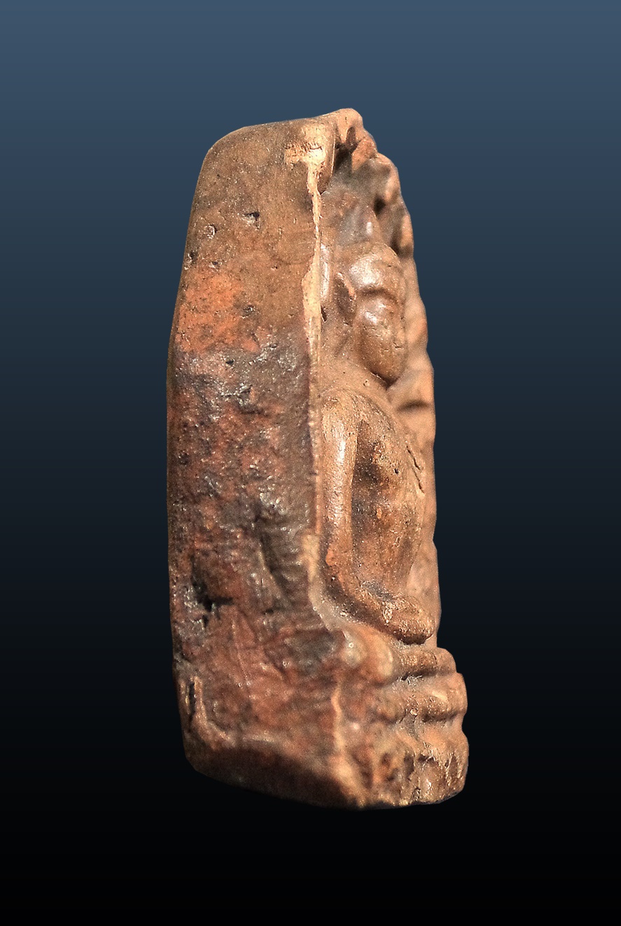 พระซุ้มกอ พิมพ์ใหญ่ มีกนก กำแพงเพชร