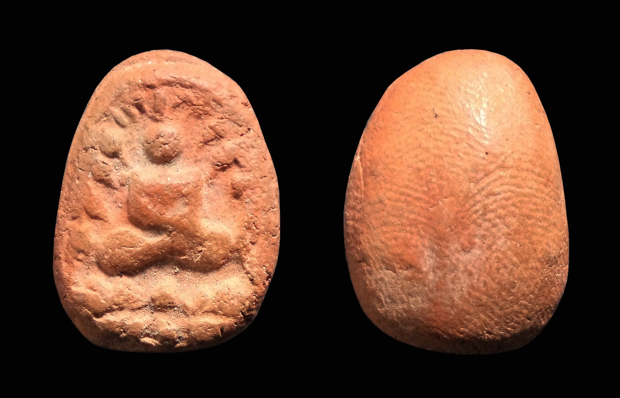 พระเนื้อดิน พิมพ์ข้างดอกบัว หลวงพ่อเข่ง วัดพระพิเรนทร์ กทม.