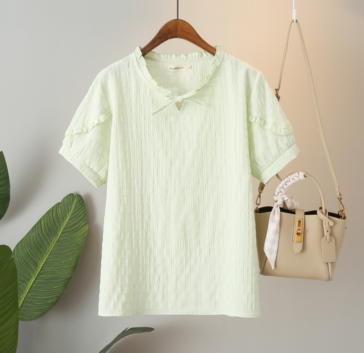 P08803 เสื้อแฟชั่น ผ้าสังเคราะห์เนื้อนิ่ม ผ้าย่น 3 สี ฟ้า เขียวอ่อน ดำ