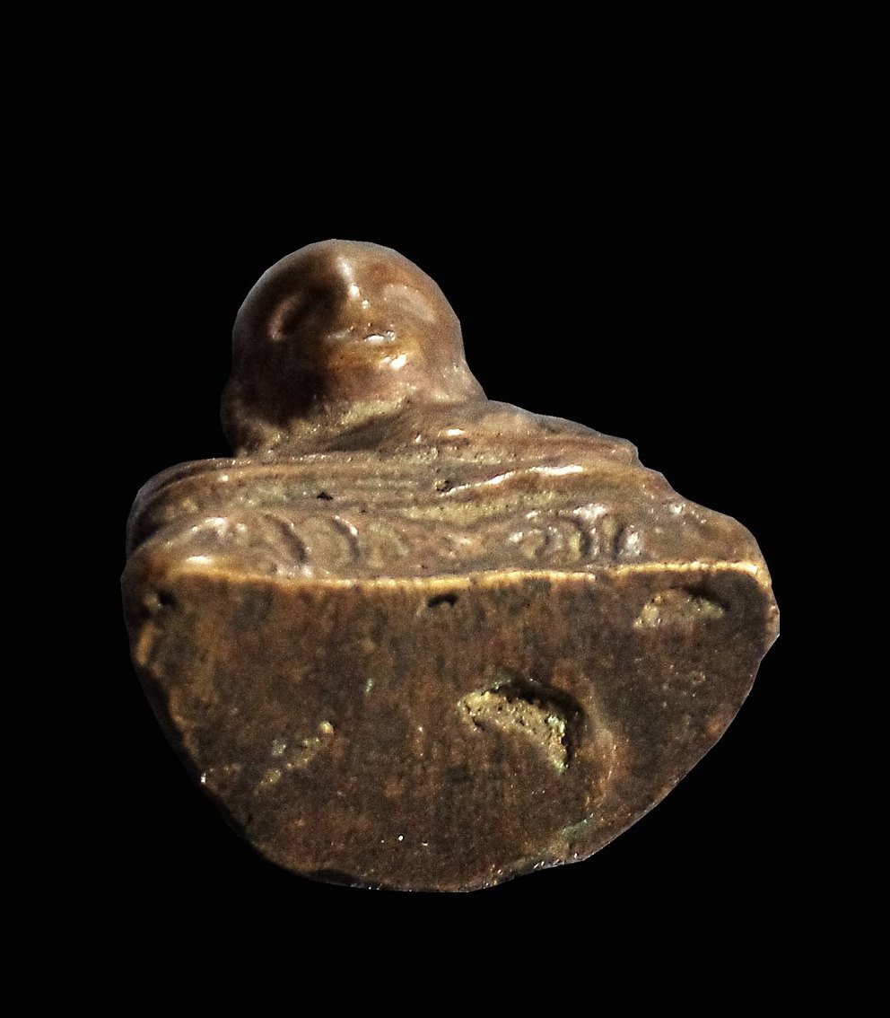 รูปหล่อหลวงพ่อกัน วัดเขาแก้ว จ.นครสวรรค์