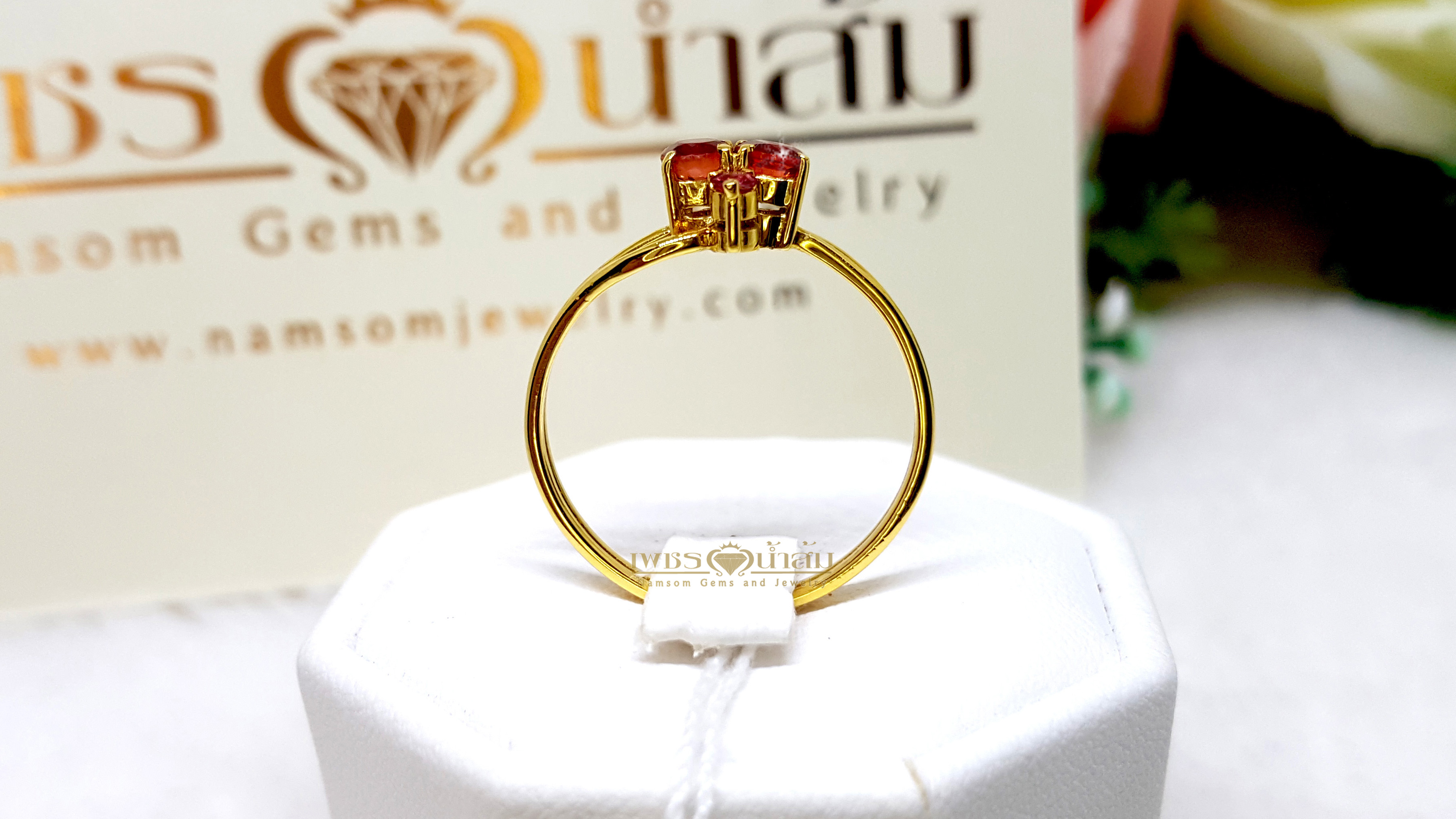 แหวนพลอยทับทิม จันทบุรี สำหรับคุณผู้หญิง ทรงดอกไอวี่