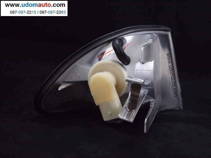 เสื้อไฟเลี้ยวมุม BMW E46 (รุ่นตาตก) สีขาว