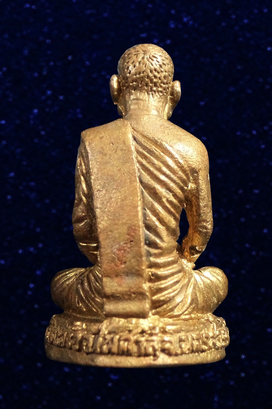 พระรูปหล่อ หลวงพ่อโพธิ์ วัดตะคร้อ นครสวรรค์