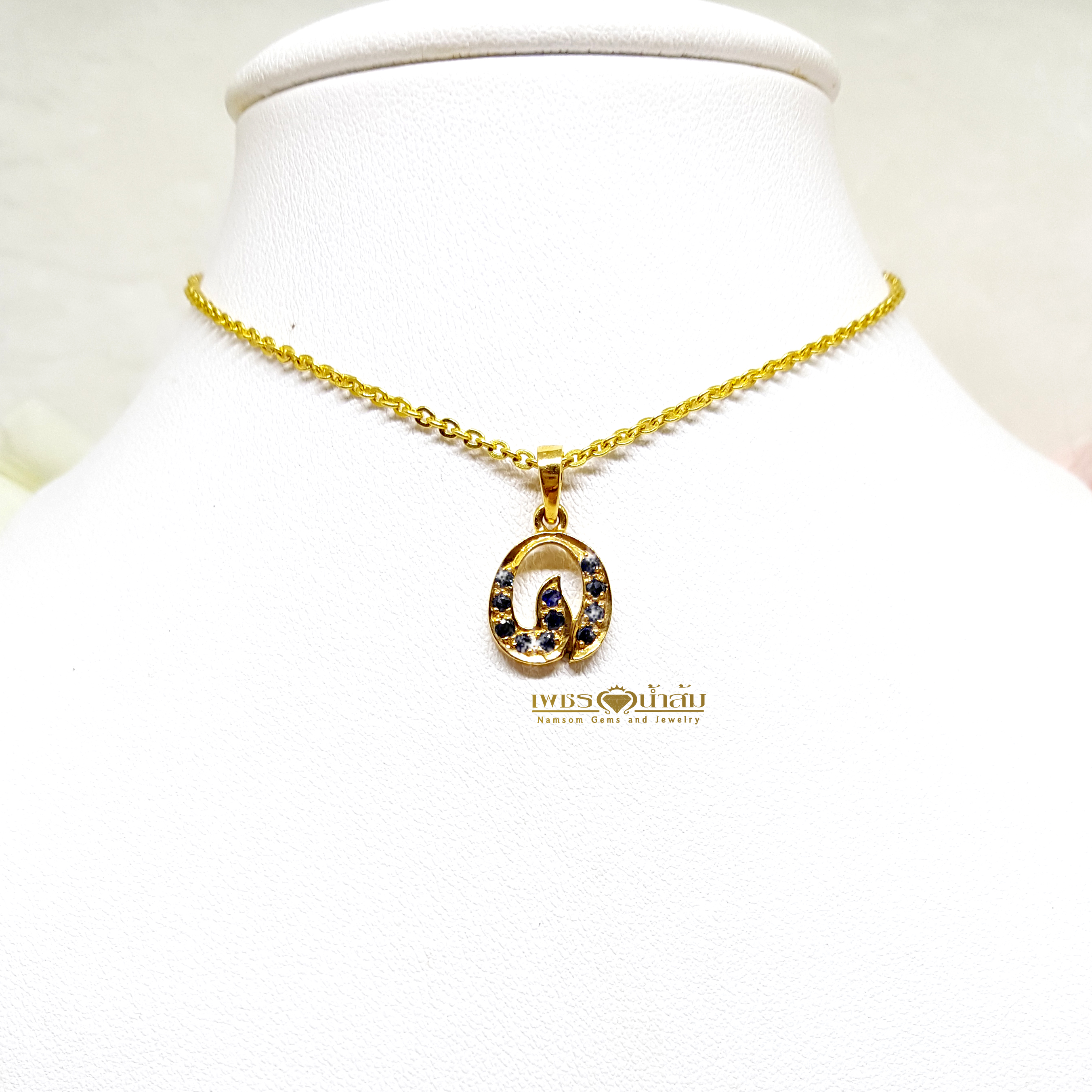 จี้พลอยไพลิน Blue Sapphire ชิ้นเล็กน่ารัก สวมใส่ได้ทุกวัน