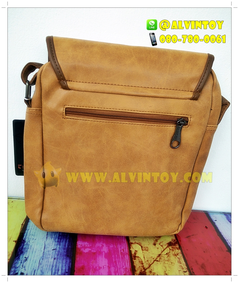 กระเป๋าหนังสะพายข้าง Three-Box สีน้ำตาล