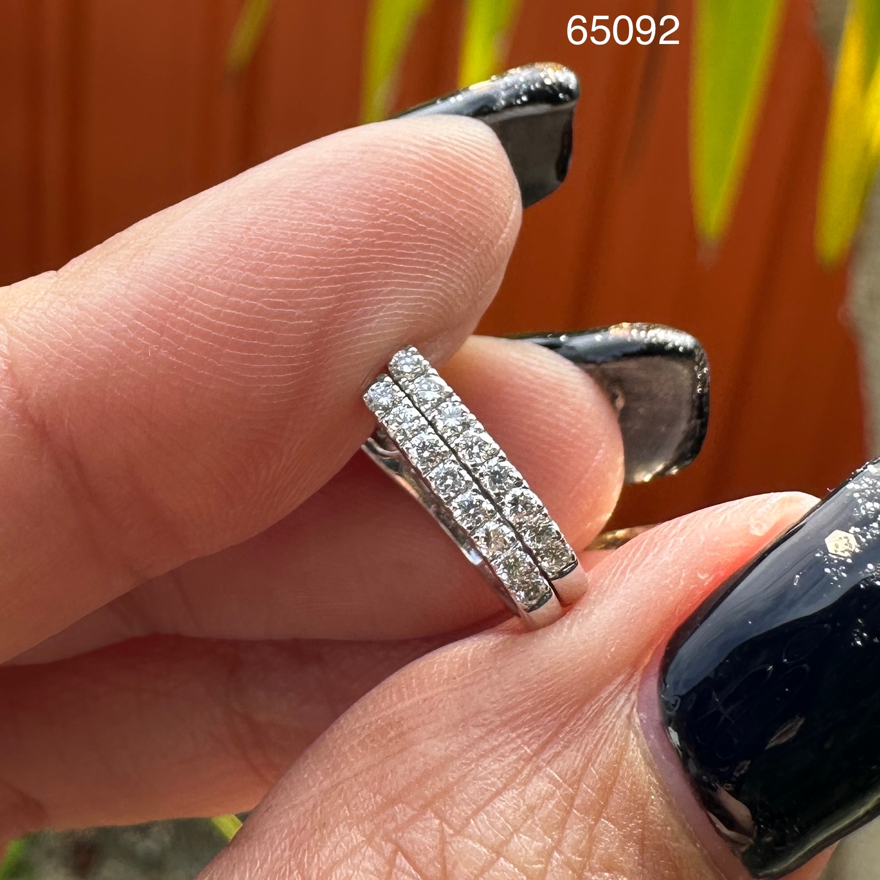 รหัส 65092 ต่างหู ห่วงเพชรแถว ฝังเพชร 16 เม็ด 0.24 กะรัต ทอง9K ใส่ติดหูได้ทุกวัน นน. 1.20 g