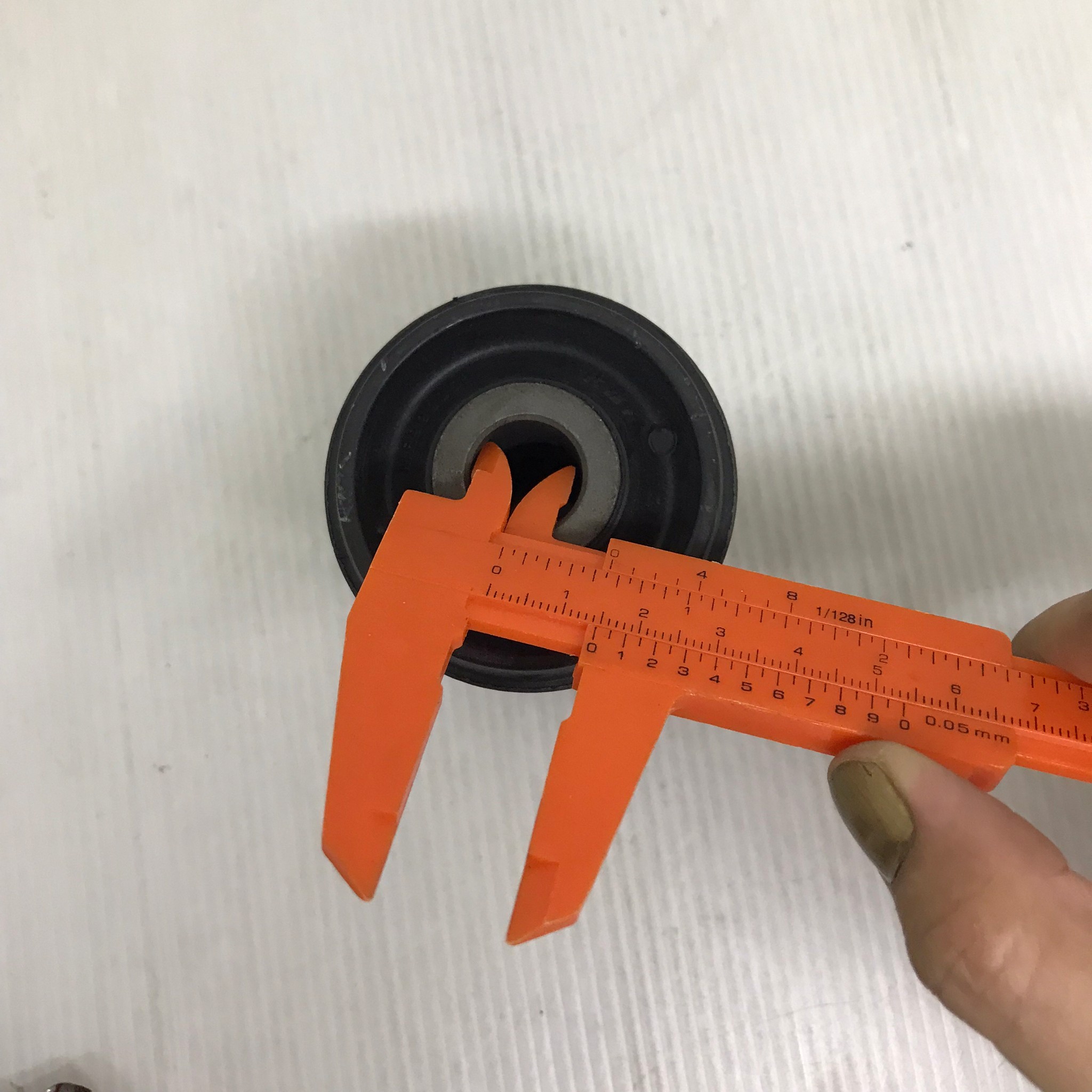 (1ตัว) บู๊ชปีกนก MITSUBISHI TRITON 4WD ตัว ล่าง มิตซูบิชิ ไตรตั้น / LOWER / ARM BUSHING / ยี่ห้อ RBI / เบอร์ MR992256 / M24T04W