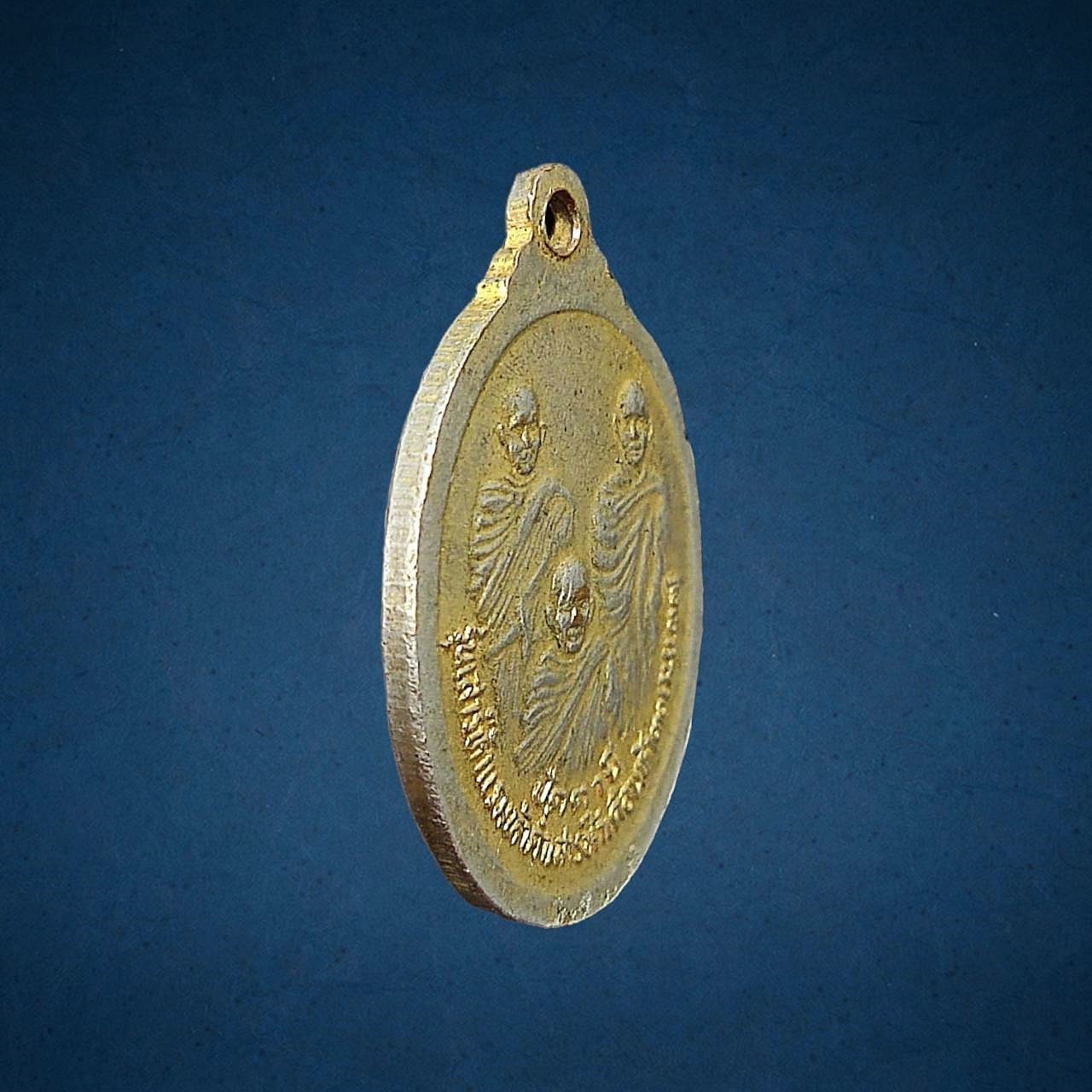 เหรียญหลวงปู่ทวด หลังสามอาจารย์ รุ่นเสาร์ห้า ปี 2537 พิมพ์ใหญ่กะหลั่ยทอง