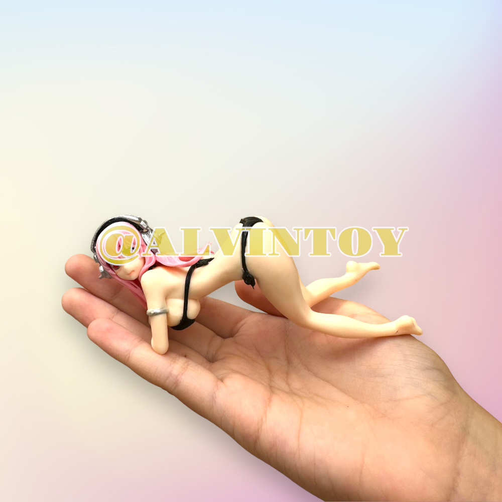 โมเดลเซ็กซี่ อาสึนะ S.A.O. วางโทรศัพท์มือถือได้