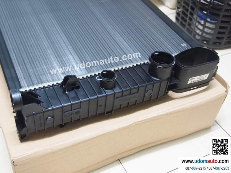 หม้อน้ำ BENZ W211 (E200)