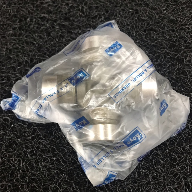 ยอยเพลากลาง ลูกปืนเพลากลาง TOYOTA LH112,VIGO,Commuter โตโยต้า 4WD ยี่ห้อ KOYO / UJT-2977