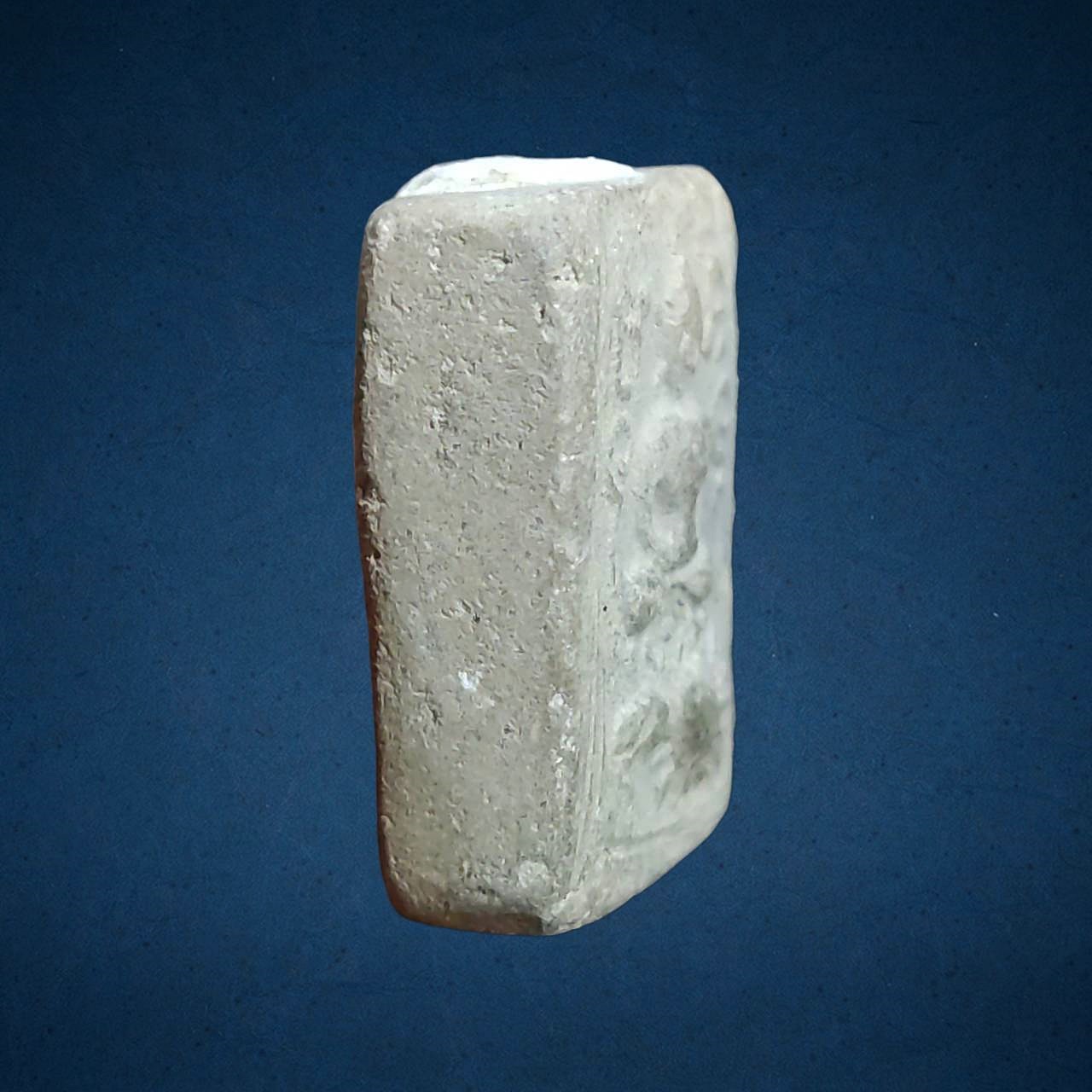 พระพุทธเจ้าประทับเม่น หลวงพ่อมุ่ย วัดดอนไร่ จ.สุพรรณบุรี ปี 2508 เนื้อดิน