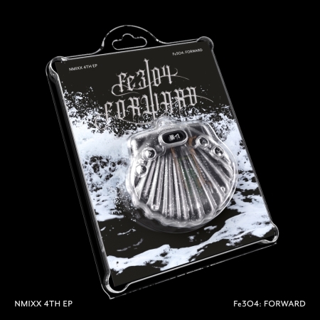 ( Pre-Order ) NMIXX - Fe3O4: FORWARD ( Shell ver ) * ไม่มี Poster พับภายในกล่อง * วางจำหน่าย 11 / 4 / 2025