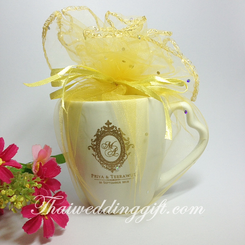 แก้วกาแฟ ด้ามรูปหัวใจ พร้อมสกรีน 1 สี แพ็คถุงผ้า