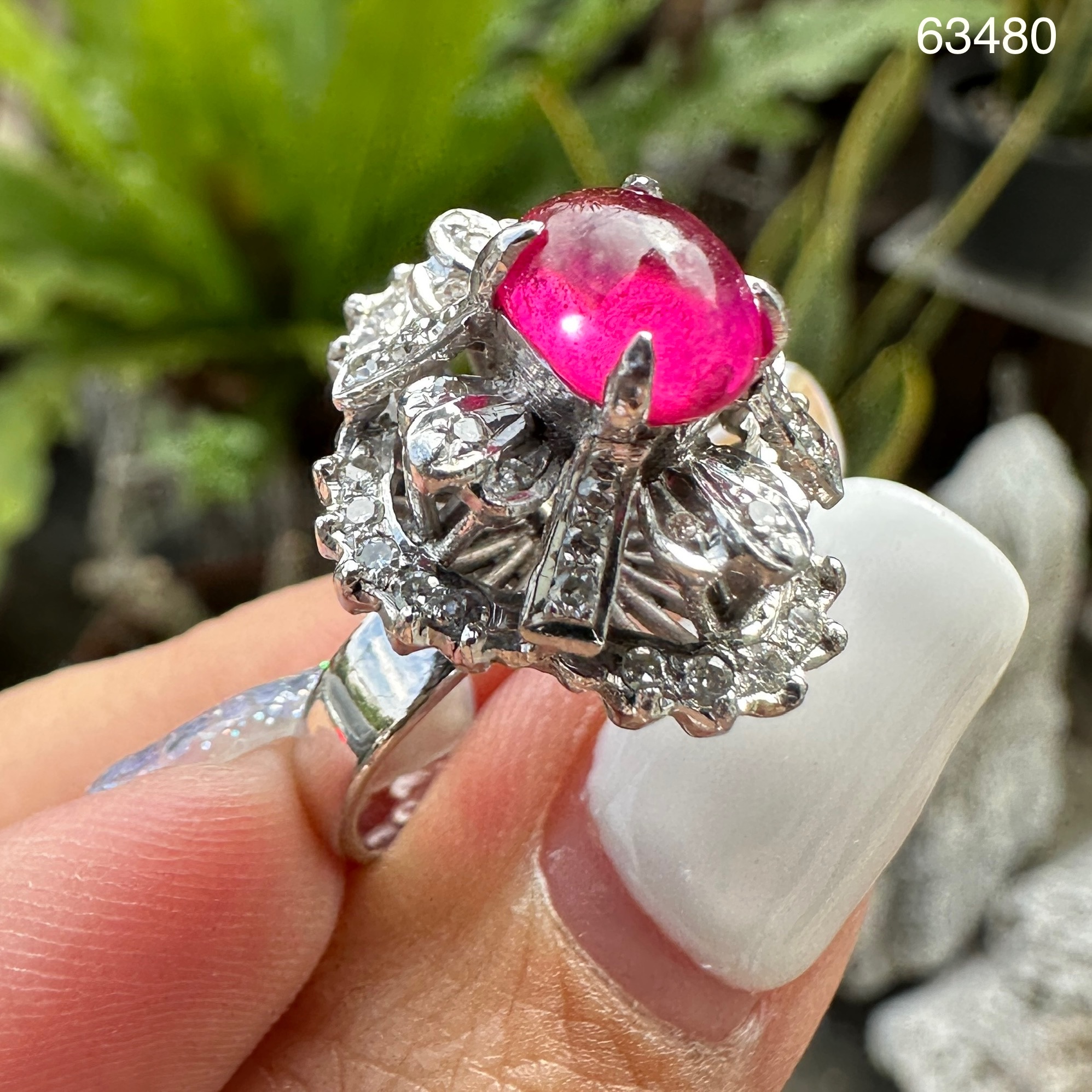 รหัส 63480 แหวน พลอยแดง ฝังเพชรกุหลาบ 44 เม็ด 0.22 กะรัต งานทองขาวโบราณ(ปาหะ) ขนาด 49 นน. 5.56 g