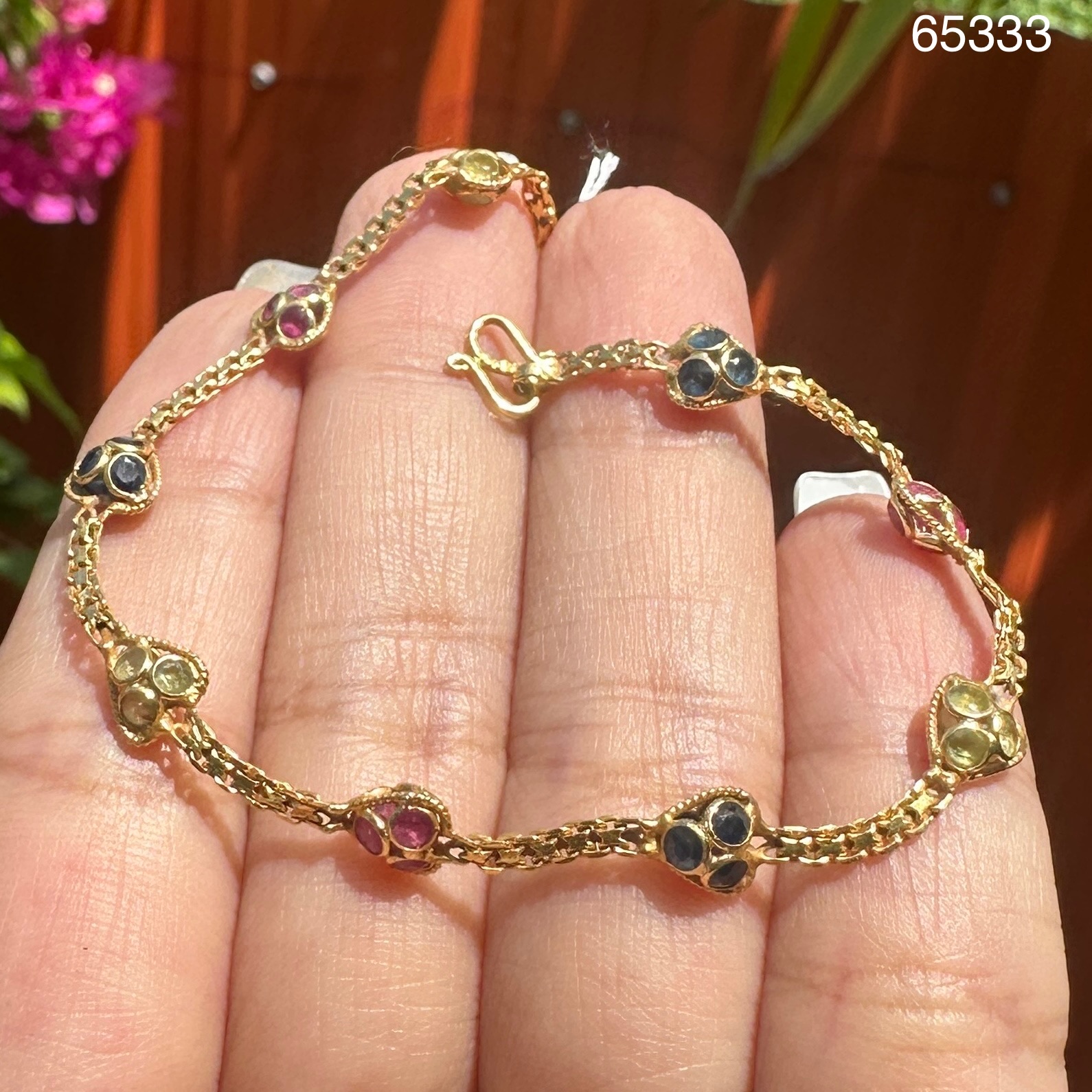 รหัส 65333 สร้อยข้อมือ ทับทิม ไพลิน เขียวส่อง รูปหัวใจ รอบเส้น ทอง18K ความยาว 17.50 ซม. งานจันทบุรี นน. 3.63 g