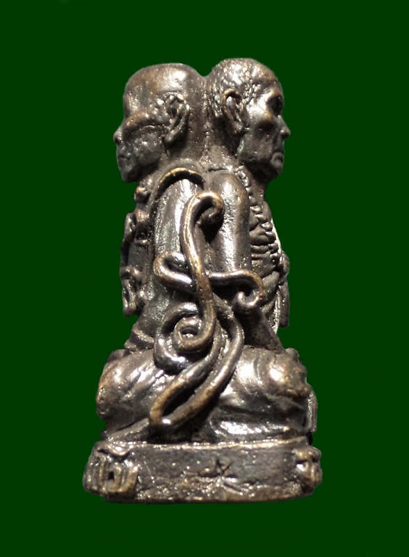 รูปหล่อ2 หน้า หลวงพ่อทบ วัดชนแดน-หลวงปู่ขุ้ย วัดซับตะเคียน รุ่นสององค์เทพ วัดช้างเผือกชนแดน จ.เพชรบูรณ์