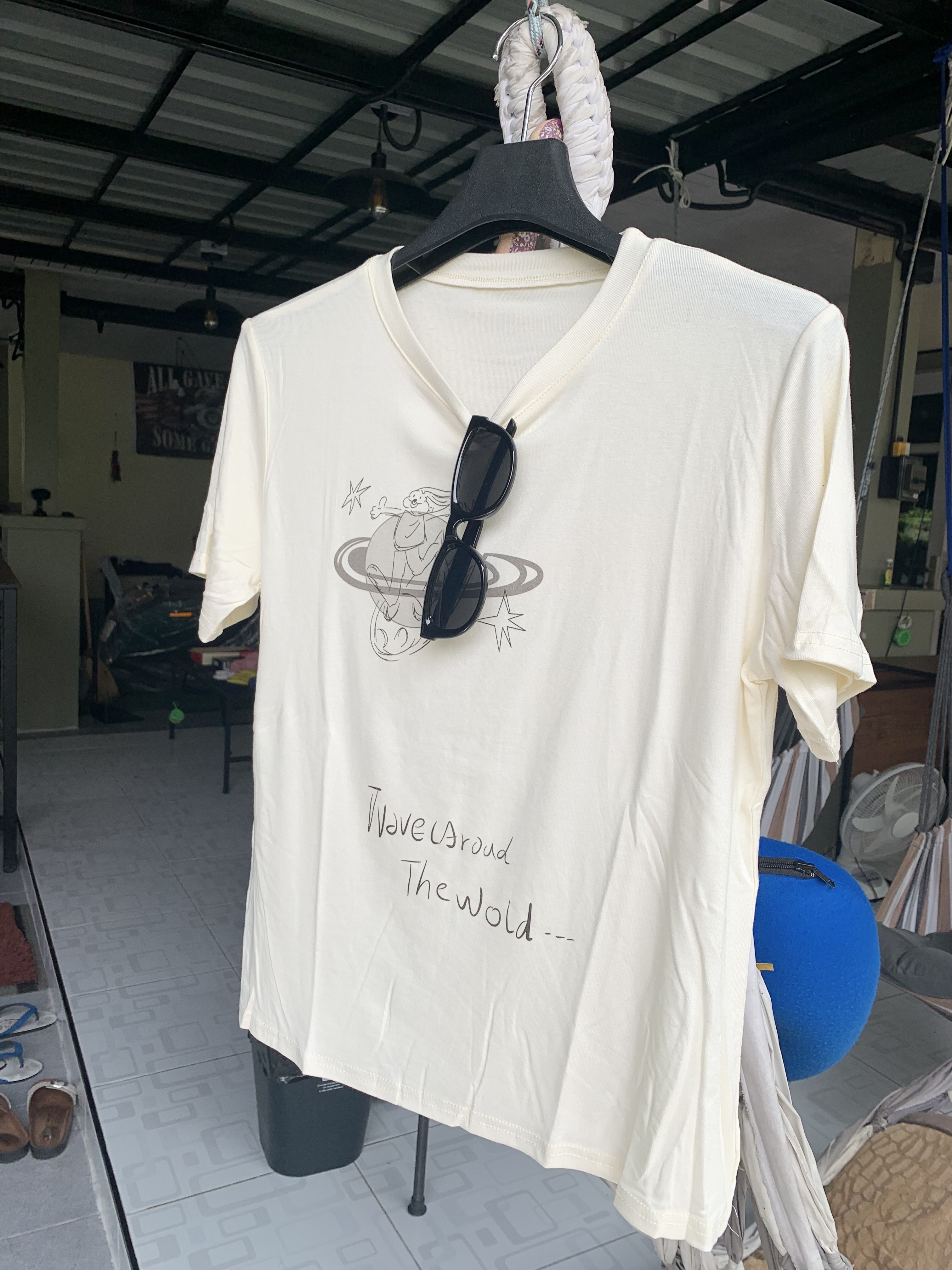 P28501 เสื้อแฟชั่น ผ้ายืดเนื้อนิ่ม พริ้ว สีเบจ