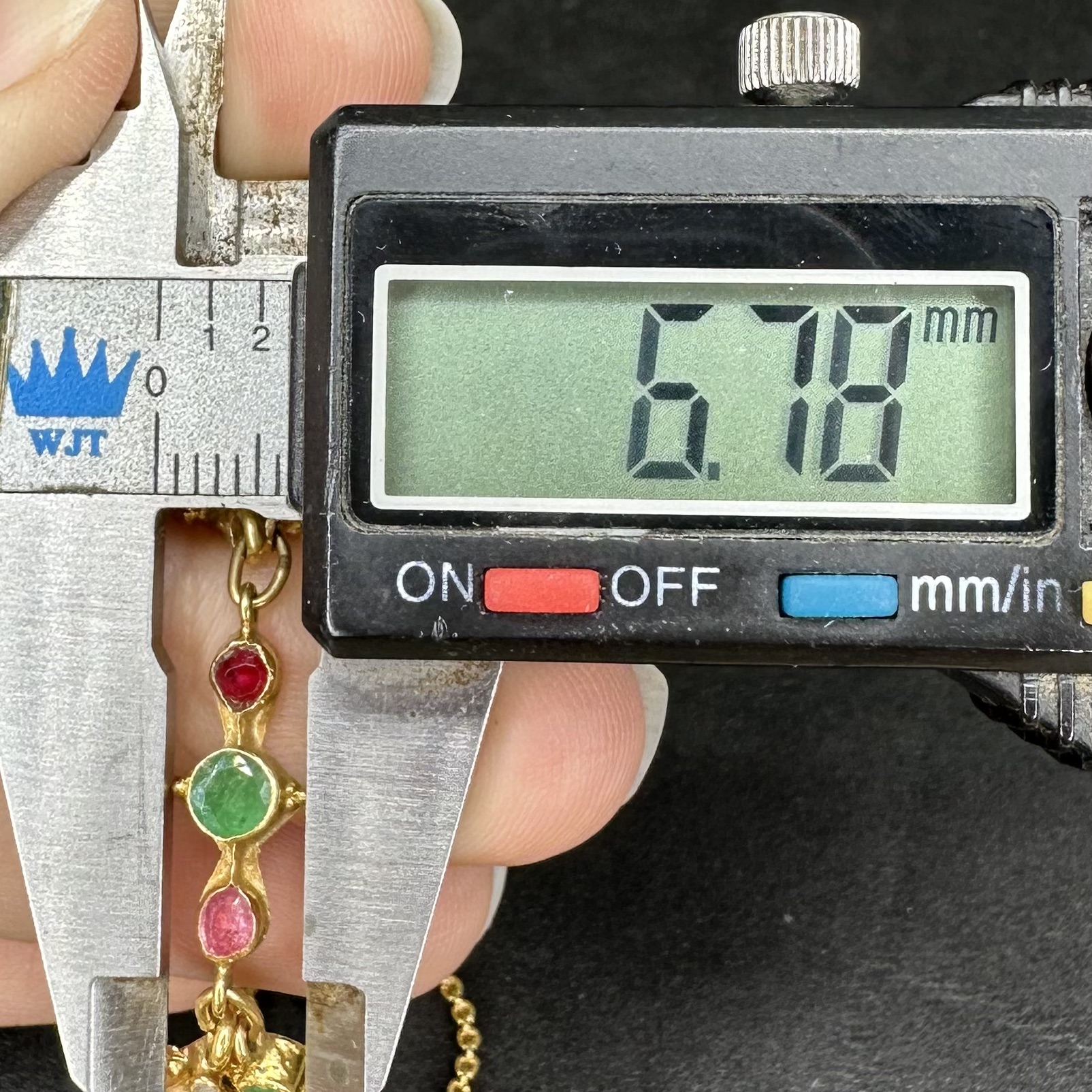 รหัส 59652 สร้อยคอ 3 สี ทับทิม มรกต เพชรซีก ระย้า ตุ้งติ้ง ทอง90 งานเก่า หลุดจำนำ สวยมาก นน. 14.64 g