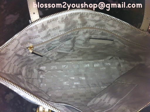 กระเป๋า Michael Kors ใหม่แท้ 100% จากอเมริกา (ยินดีรับบัตรเครดิตค่ะ)