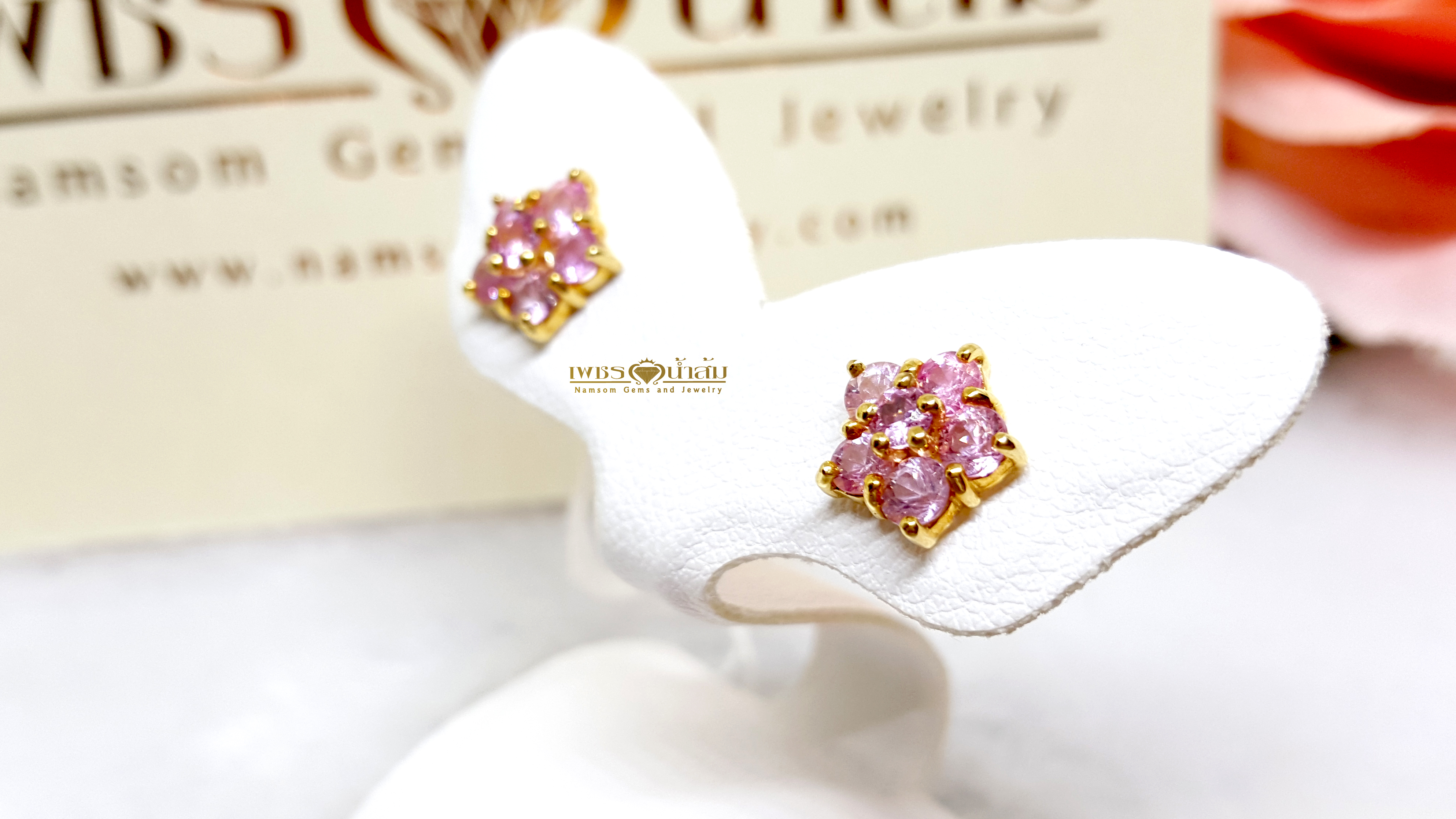 ต่างหูพลอยแซฟไฟร์สีชมพู Pink Sapphire เจียรเหลียมเพชร ทรงดอกไม้ เหมาะสำหรับสาวหวาน