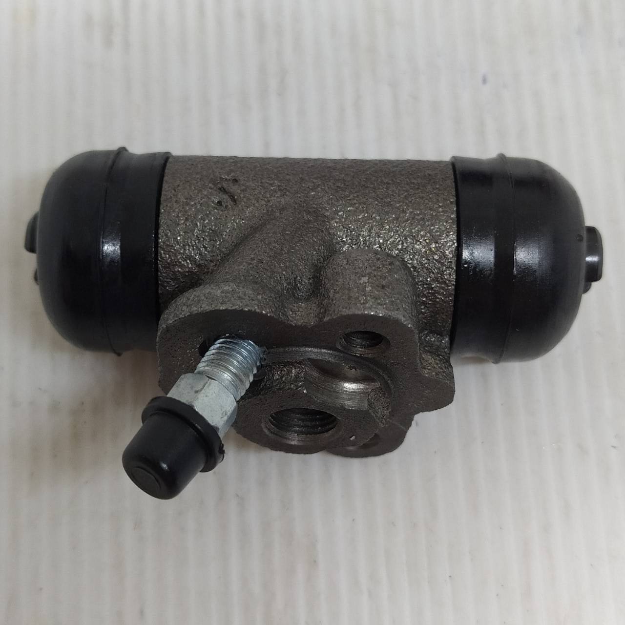 กระบอกเบรคหลัง TOYOTA SOLUNA AL50 / โตโยต้า โซลูน่า / ข้างซ้าย (LH) / ขนาด (11/16) / เบอร์ WTT-357 / ยี่ห้อ BOC (Brake Wheel Cylinder)