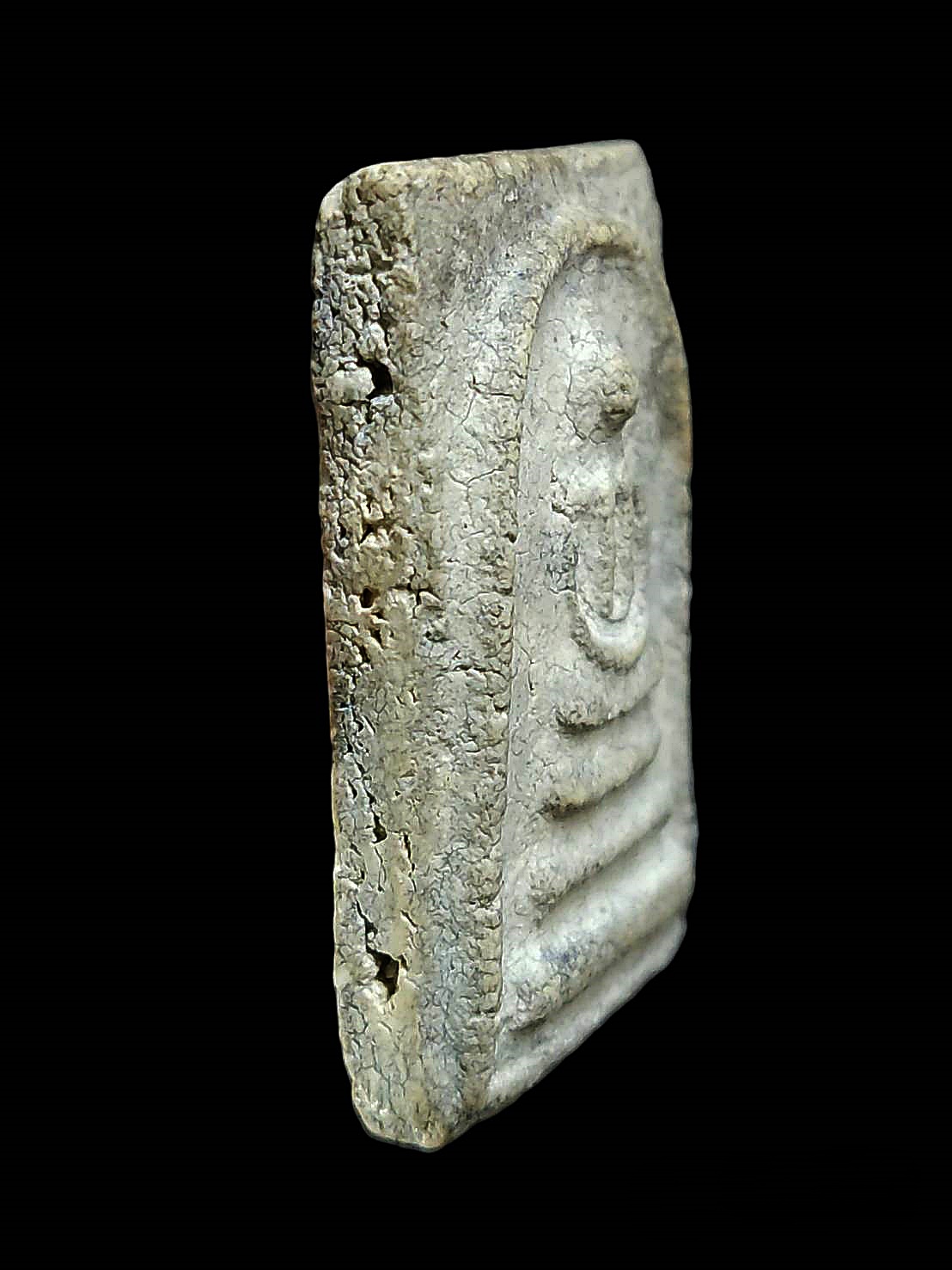 พระสมเด็จหลวงปู่นาค วัดระฆัง พิมพ์สามชั้น อกร่อง หูติ่ง ปี 2495