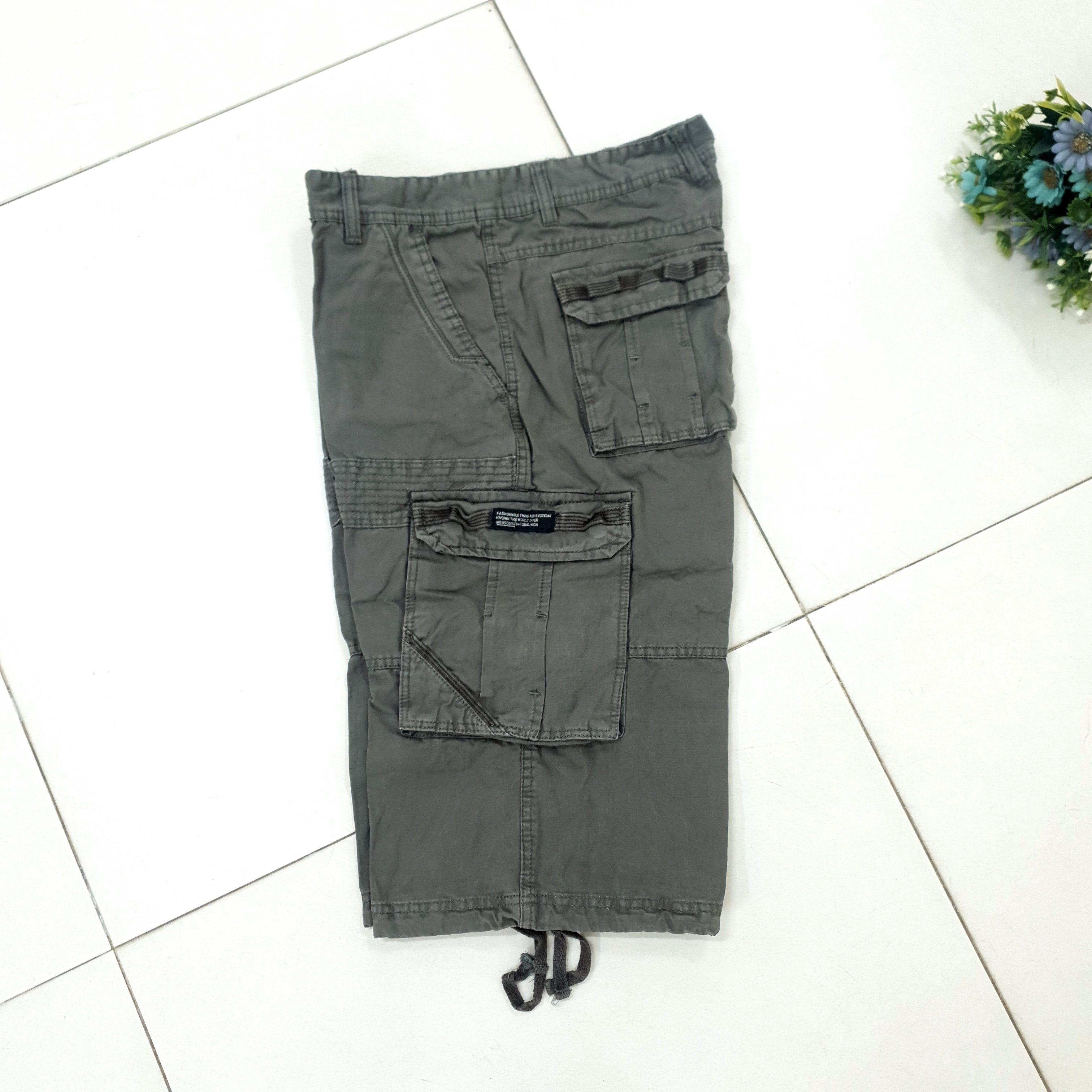 กางเกงคาร์โก้ขาสั้น กระเป๋าเยอะทรงสวย มีไซร์ เหมาะสำหรับวันสบายๆ ใส่ได้ทั้งผู้ชาย ผู้หญิง